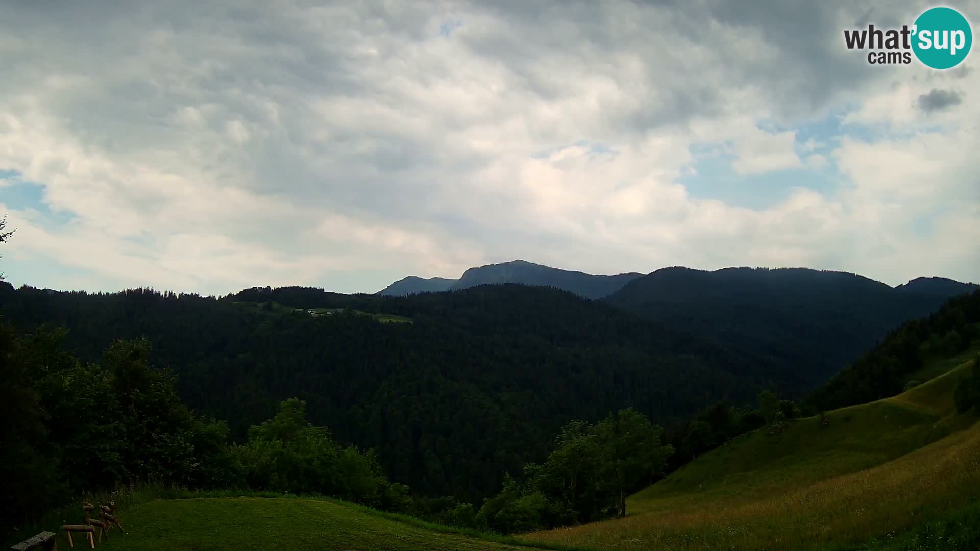 Webcam Brunarica Dražgoše – Liveblick auf Ratitovec (1666 m)
