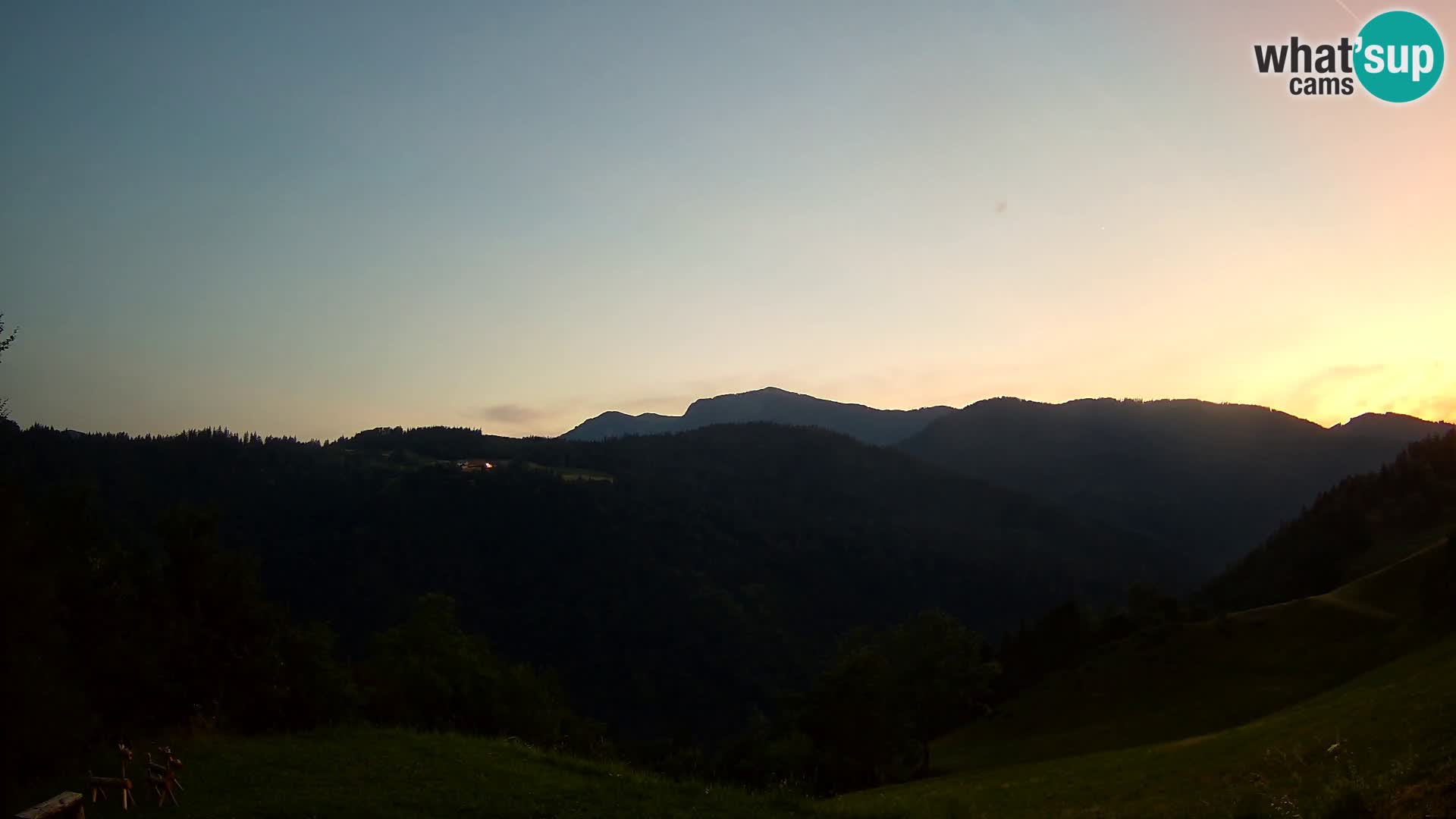 Webcam Brunarica Dražgoše – Liveblick auf Ratitovec (1666 m)