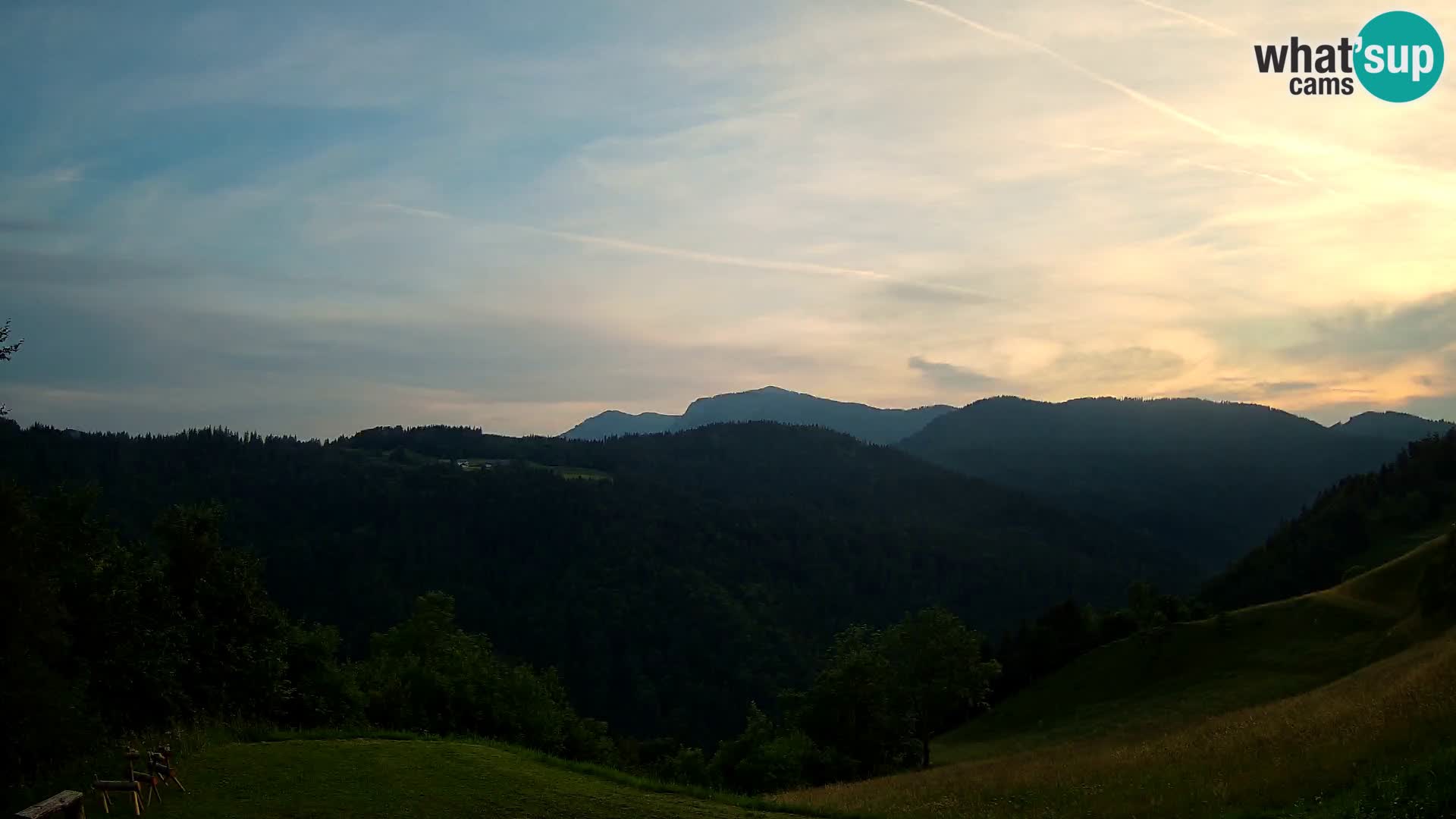 Webcam Brunarica Dražgoše – Live View of Ratitovec (1666 m)