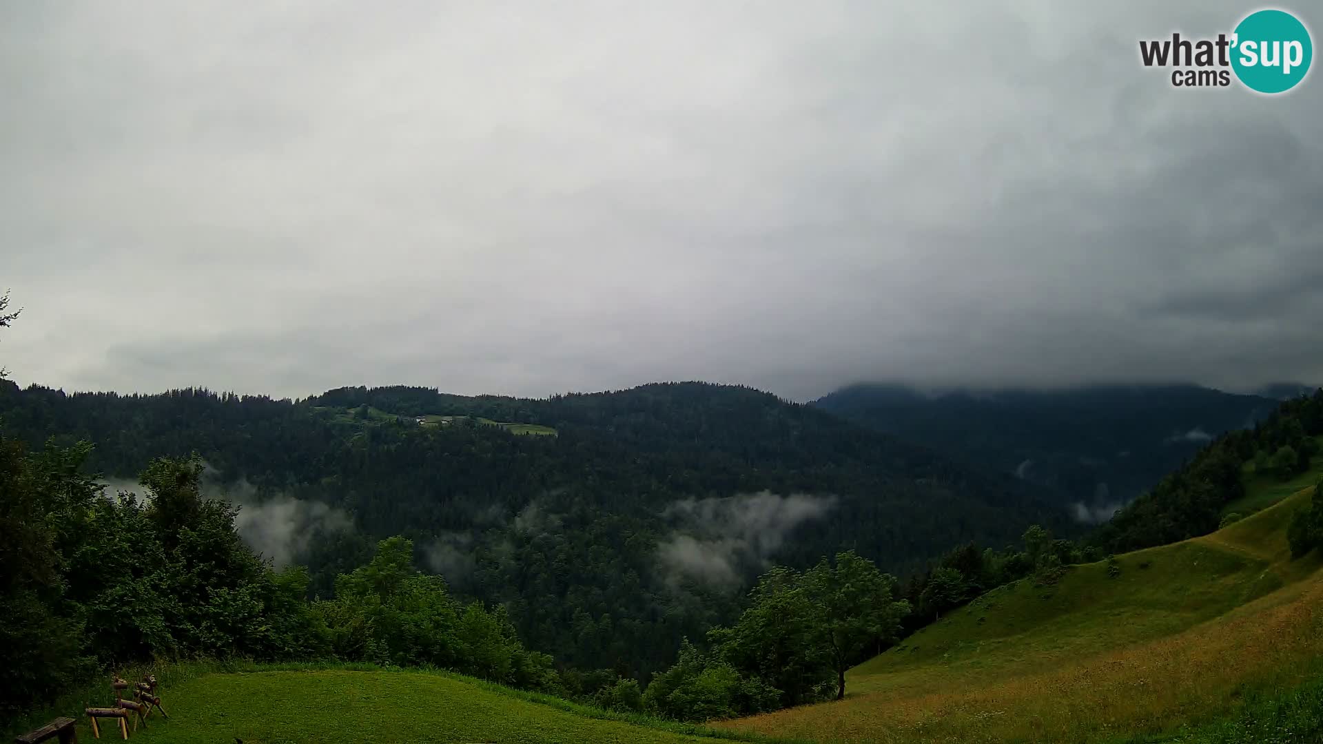 Webcam Brunarica Dražgoše – Vista live sul Ratitovec (1666 m)