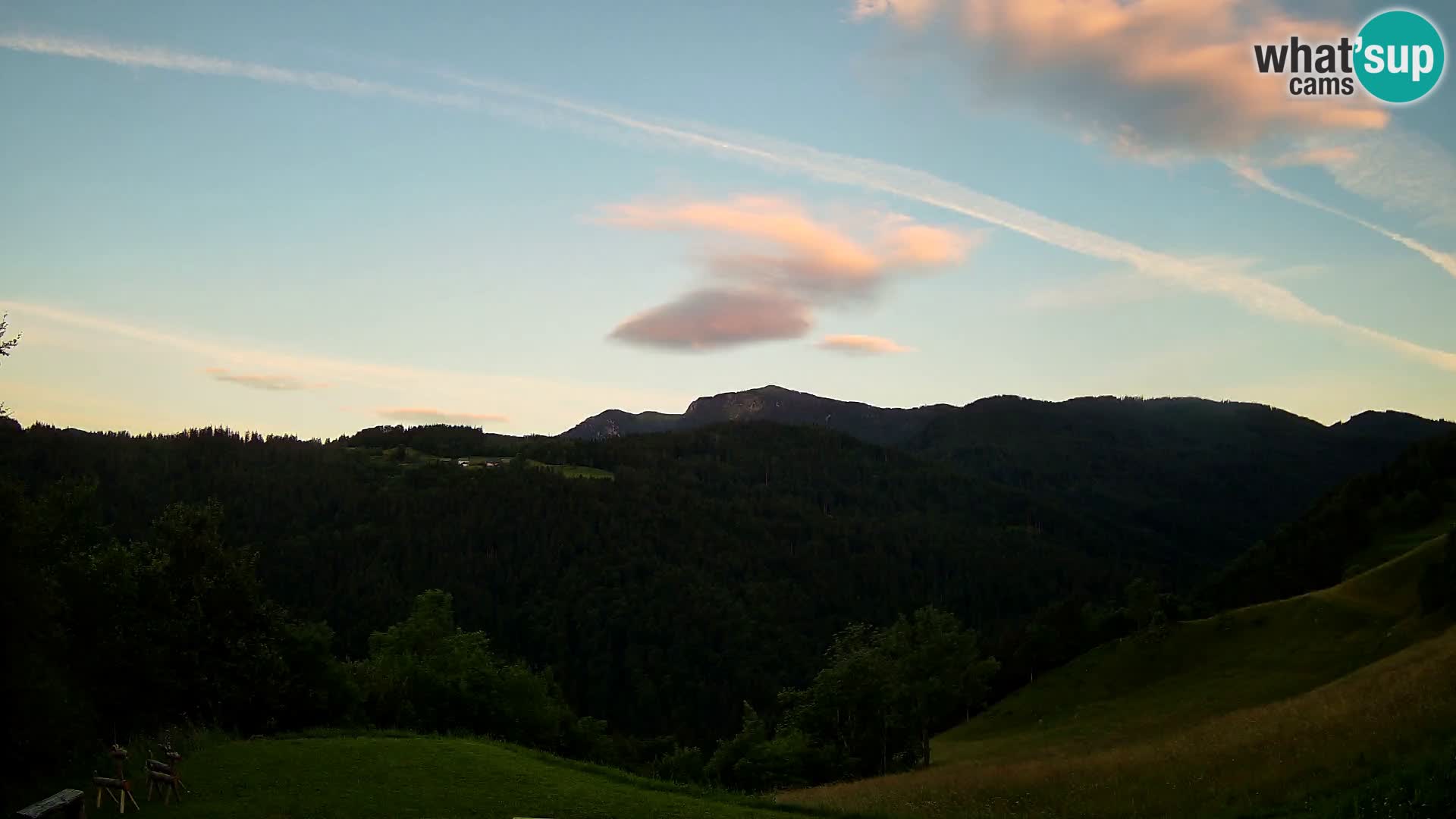 Webcam Brunarica Dražgoše – Live View of Ratitovec (1666 m)