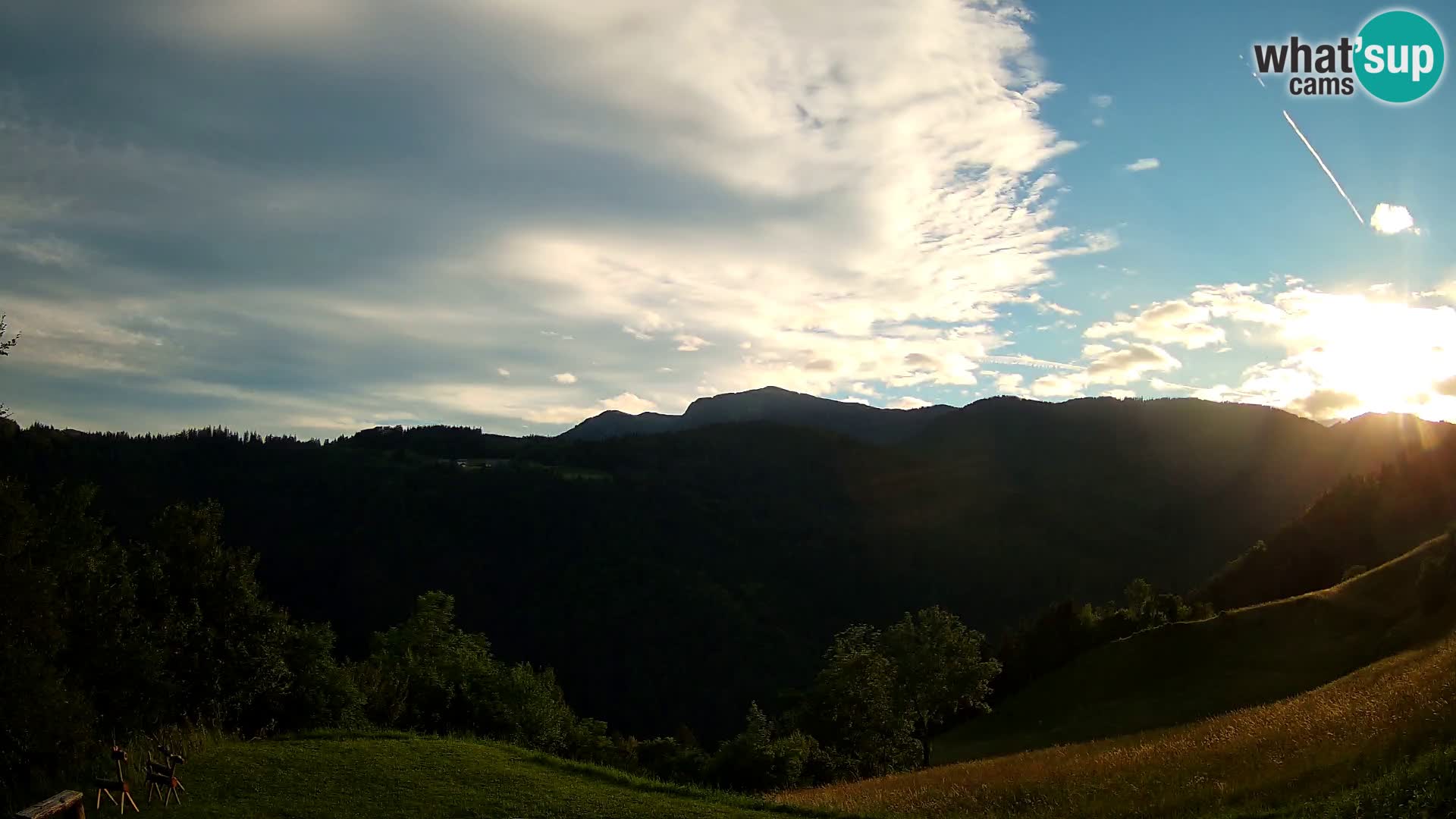 Webcam Brunarica Dražgoše – Live View of Ratitovec (1666 m)