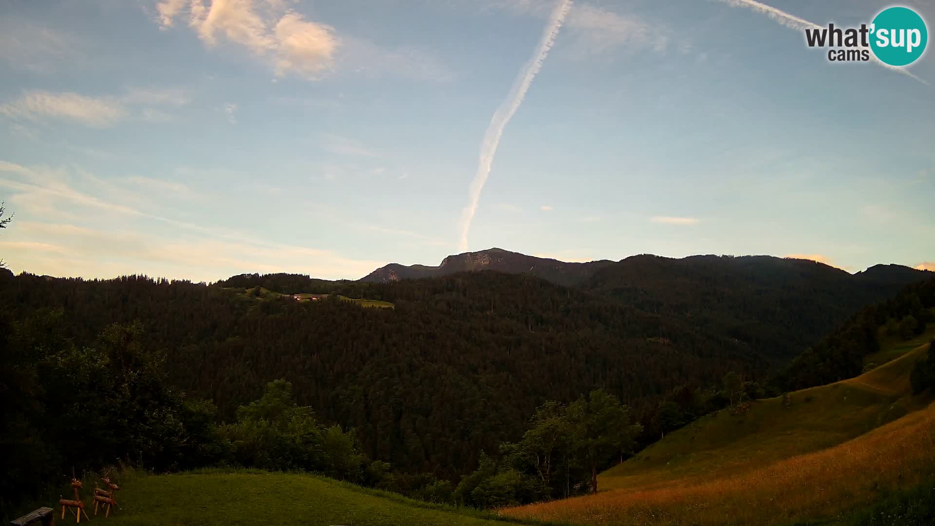 Web kamera Brunarica Dražgoše – Pogled uživo na Ratitovec (1666 m)