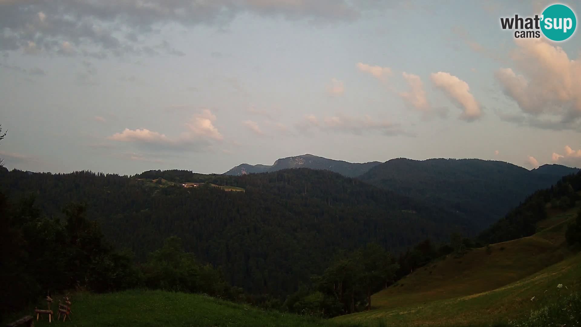 Webcam Brunarica Dražgoše – Live View of Ratitovec (1666 m)