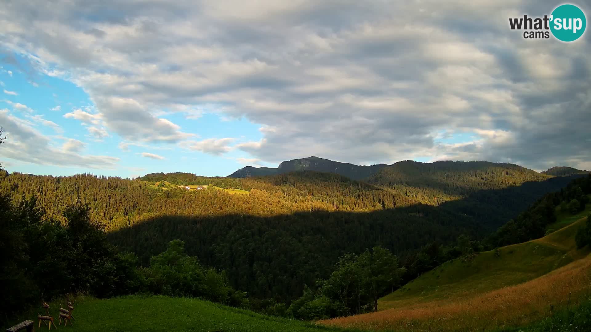 Webcam Brunarica Dražgoše – Liveblick auf Ratitovec (1666 m)