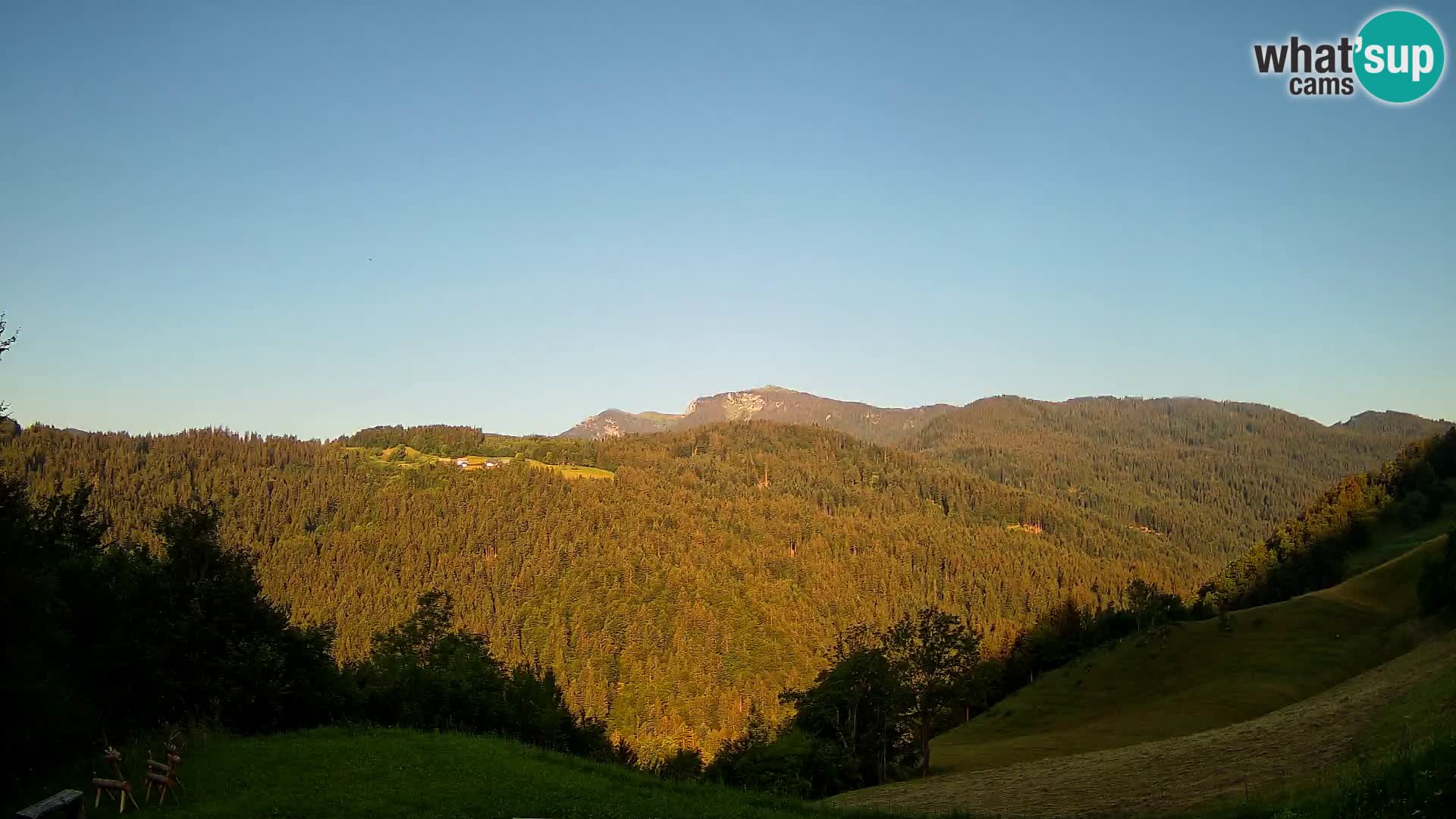 Webcam Brunarica Dražgoše – Vista live sul Ratitovec (1666 m)