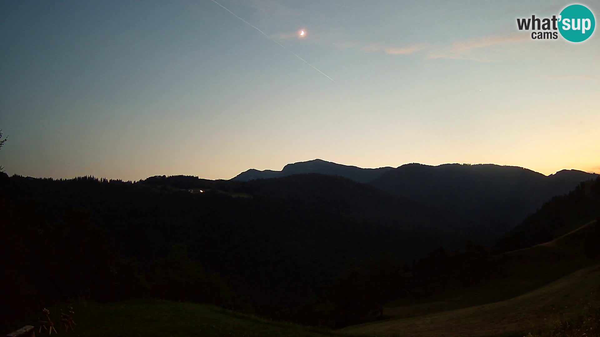 Webcam Brunarica Dražgoše – Live View of Ratitovec (1666 m)