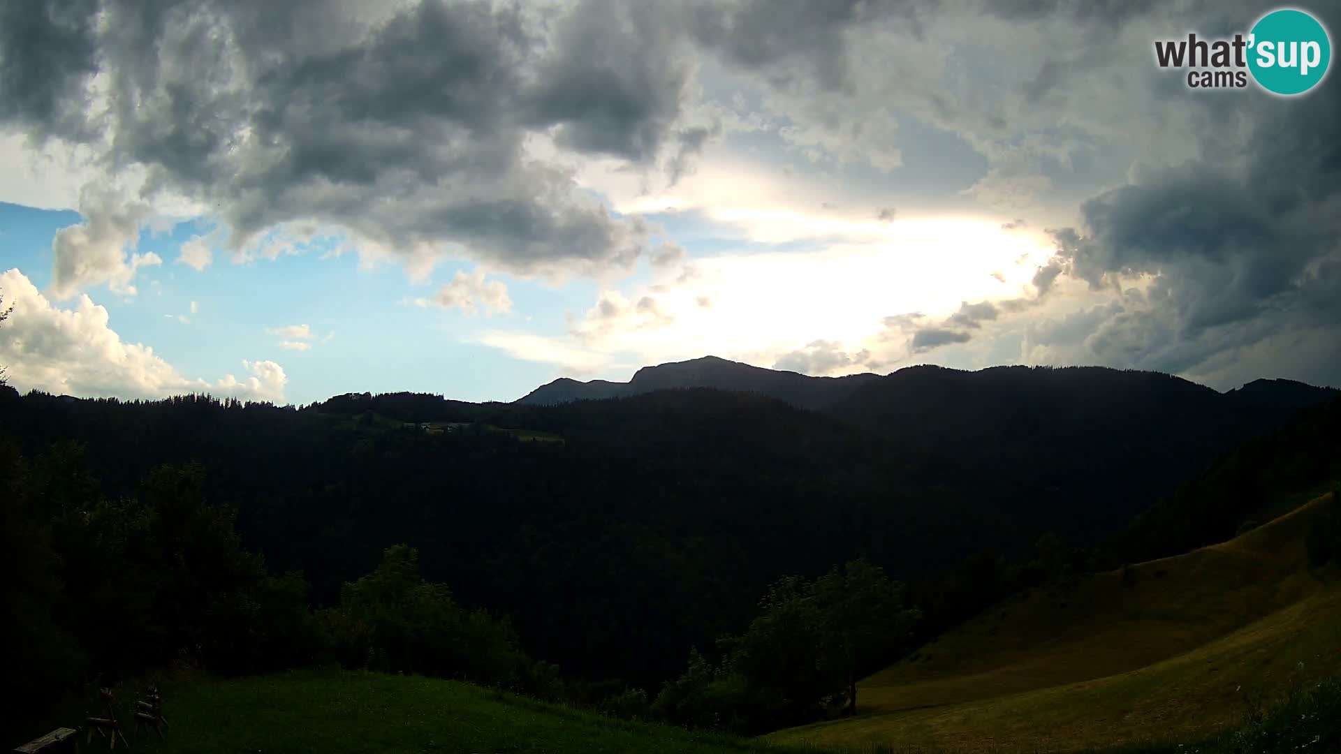 Webcam Brunarica Dražgoše – Liveblick auf Ratitovec (1666 m)