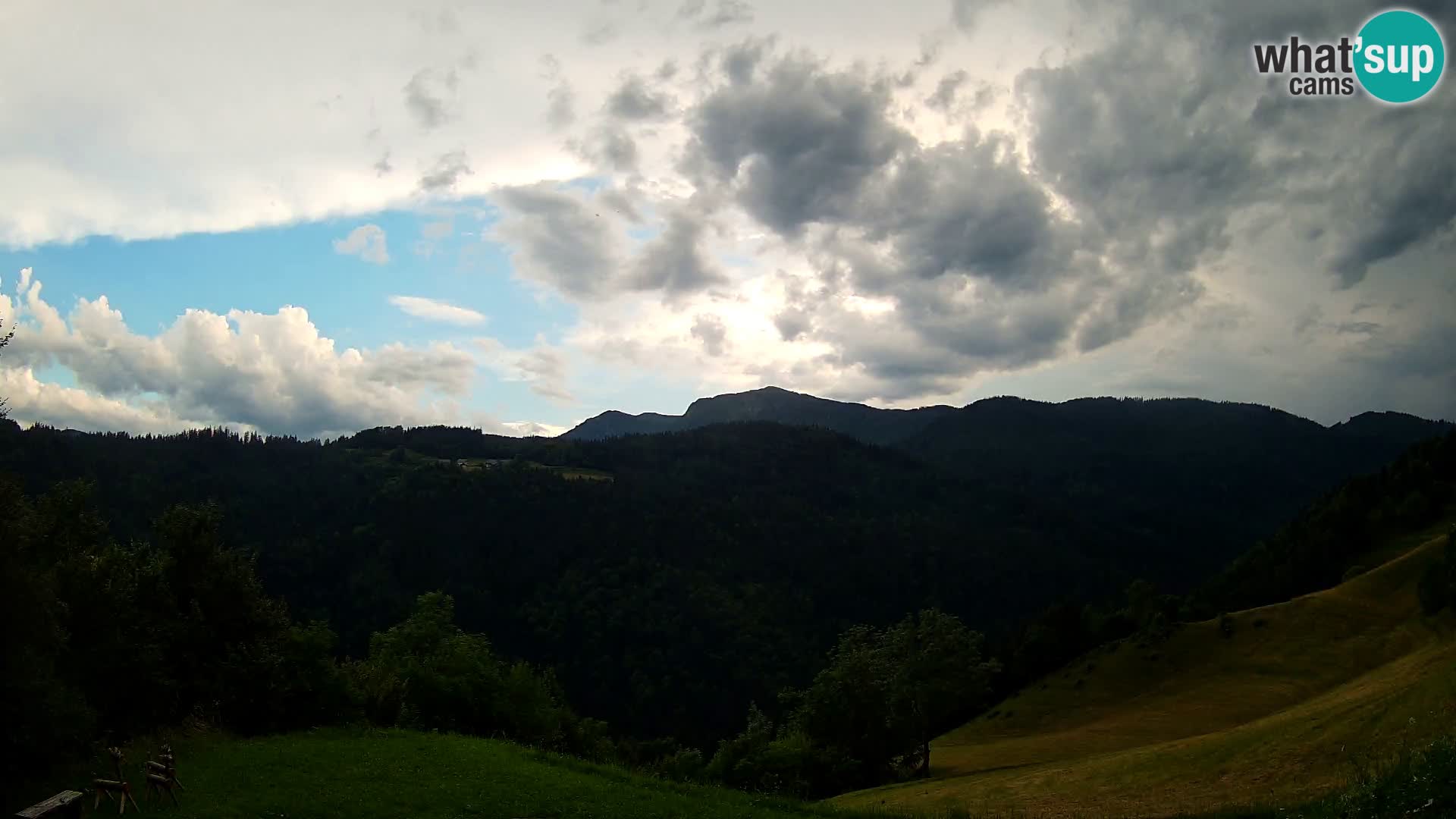 Webcam Brunarica Dražgoše – Liveblick auf Ratitovec (1666 m)