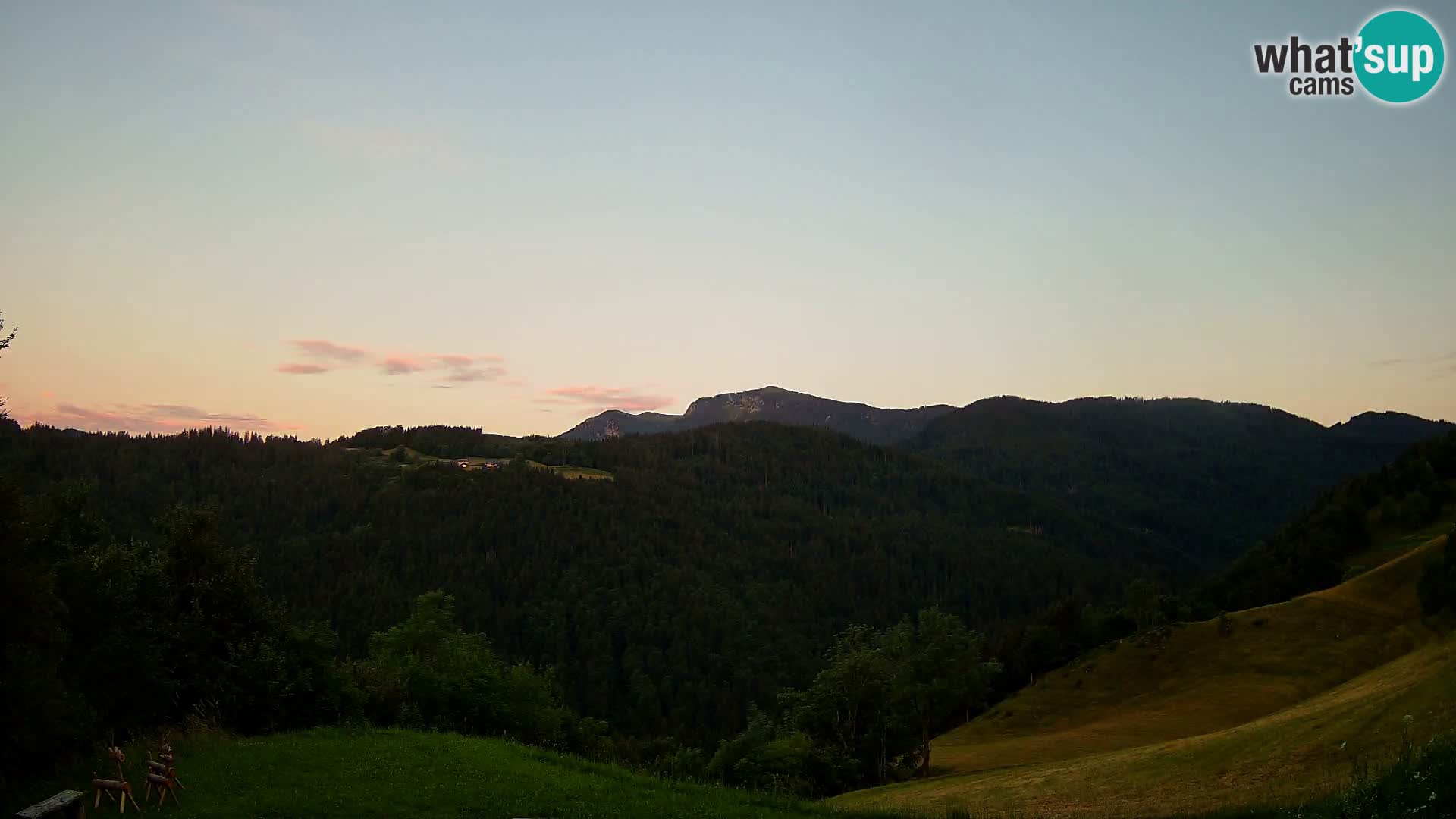 Webcam Brunarica Dražgoše – Live View of Ratitovec (1666 m)