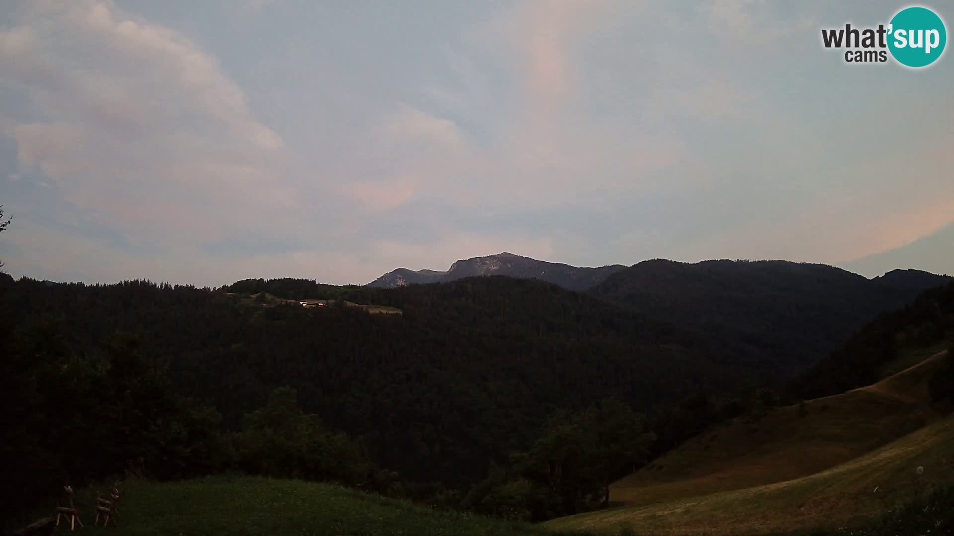 Webcam Brunarica Dražgoše – Live View of Ratitovec (1666 m)