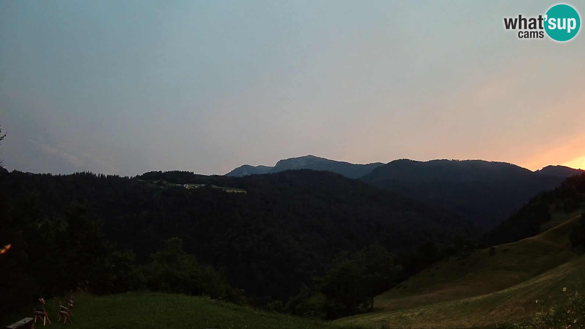 Webcam Brunarica Dražgoše – Live View of Ratitovec (1666 m)