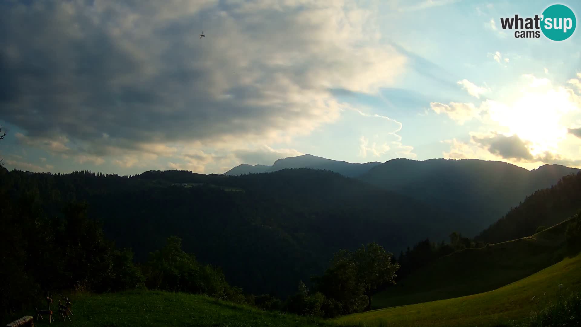 Webcam Brunarica Dražgoše – Live View of Ratitovec (1666 m)