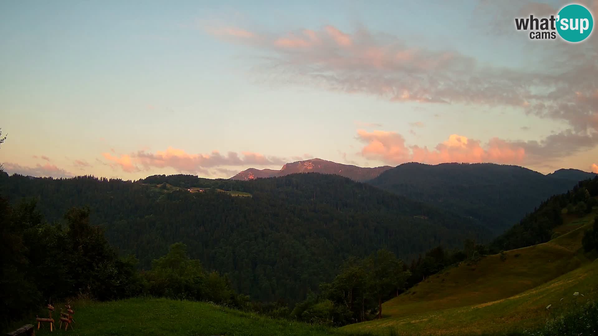 Web kamera Brunarica Dražgoše – Pogled uživo na Ratitovec (1666 m)