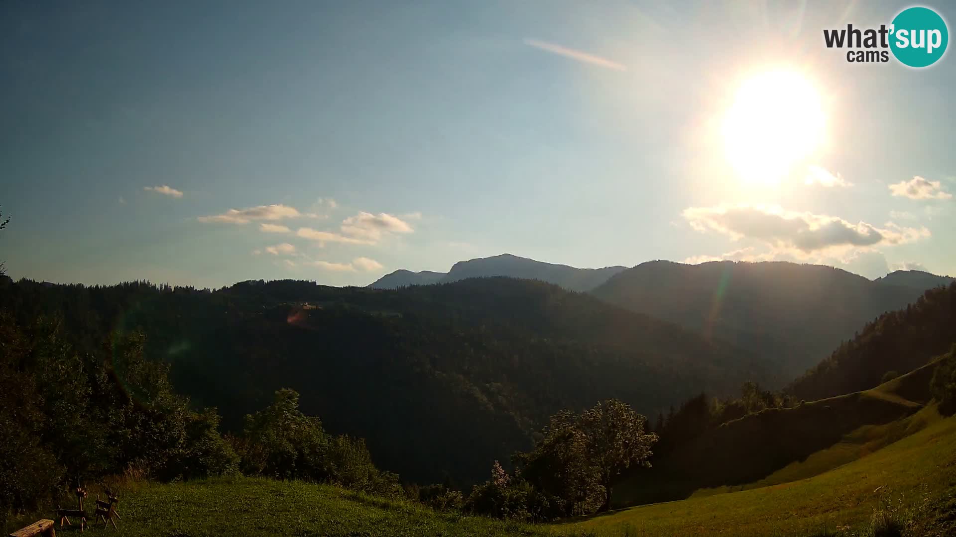 Webcam Brunarica Dražgoše – Live View of Ratitovec (1666 m)