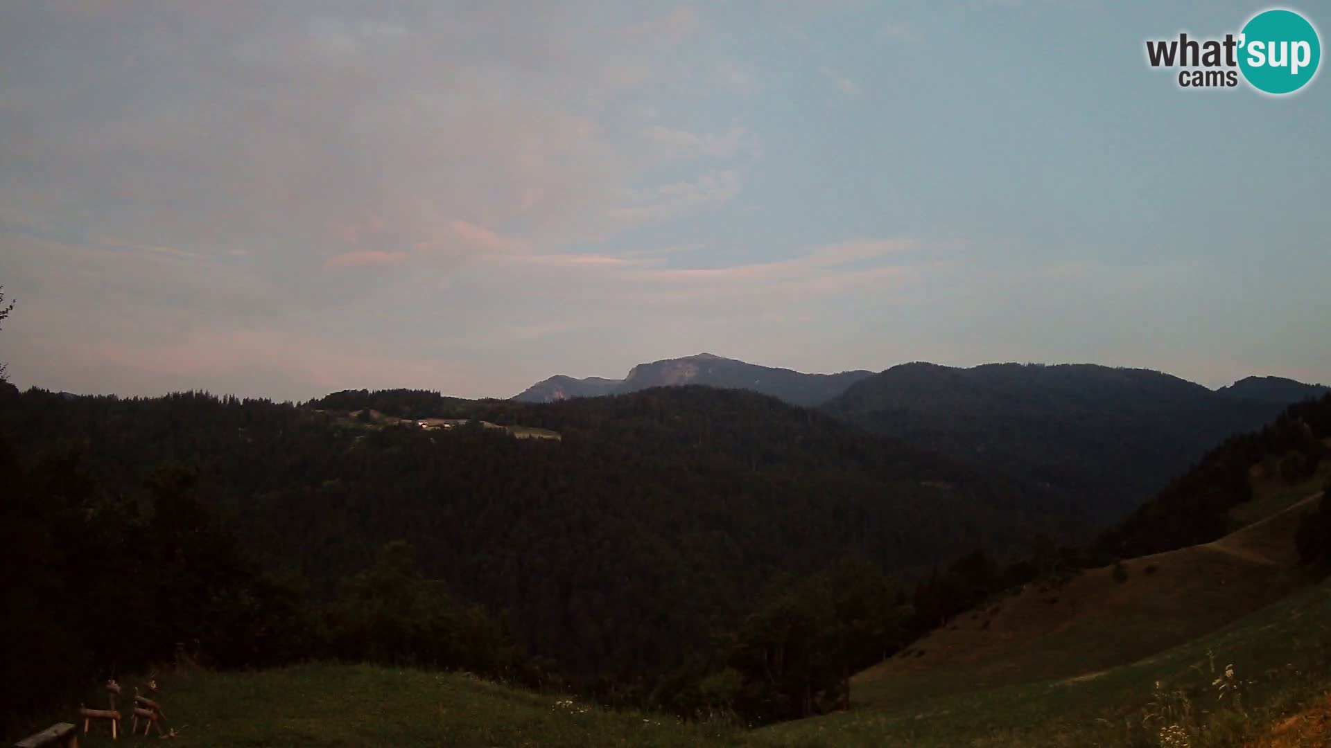 Webcam Brunarica Dražgoše – Live View of Ratitovec (1666 m)