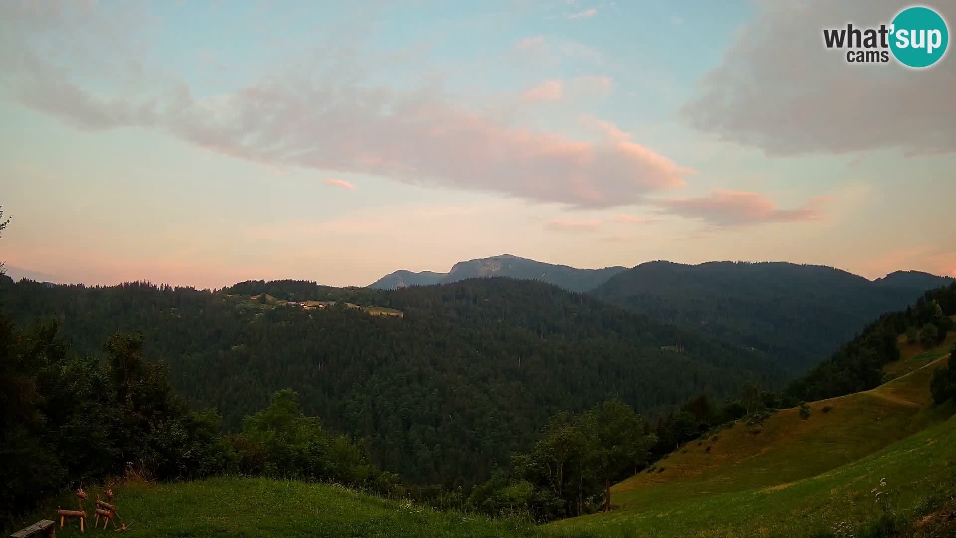 Webcam Brunarica Dražgoše – Live View of Ratitovec (1666 m)