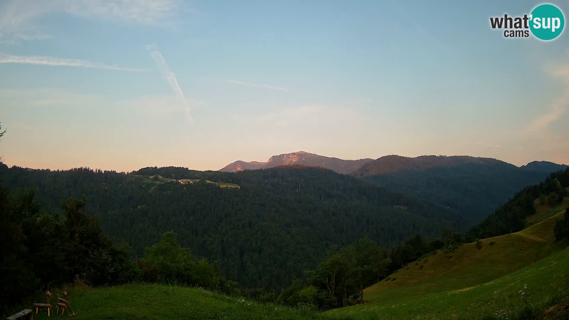 Webcam Brunarica Dražgoše – Live View of Ratitovec (1666 m)