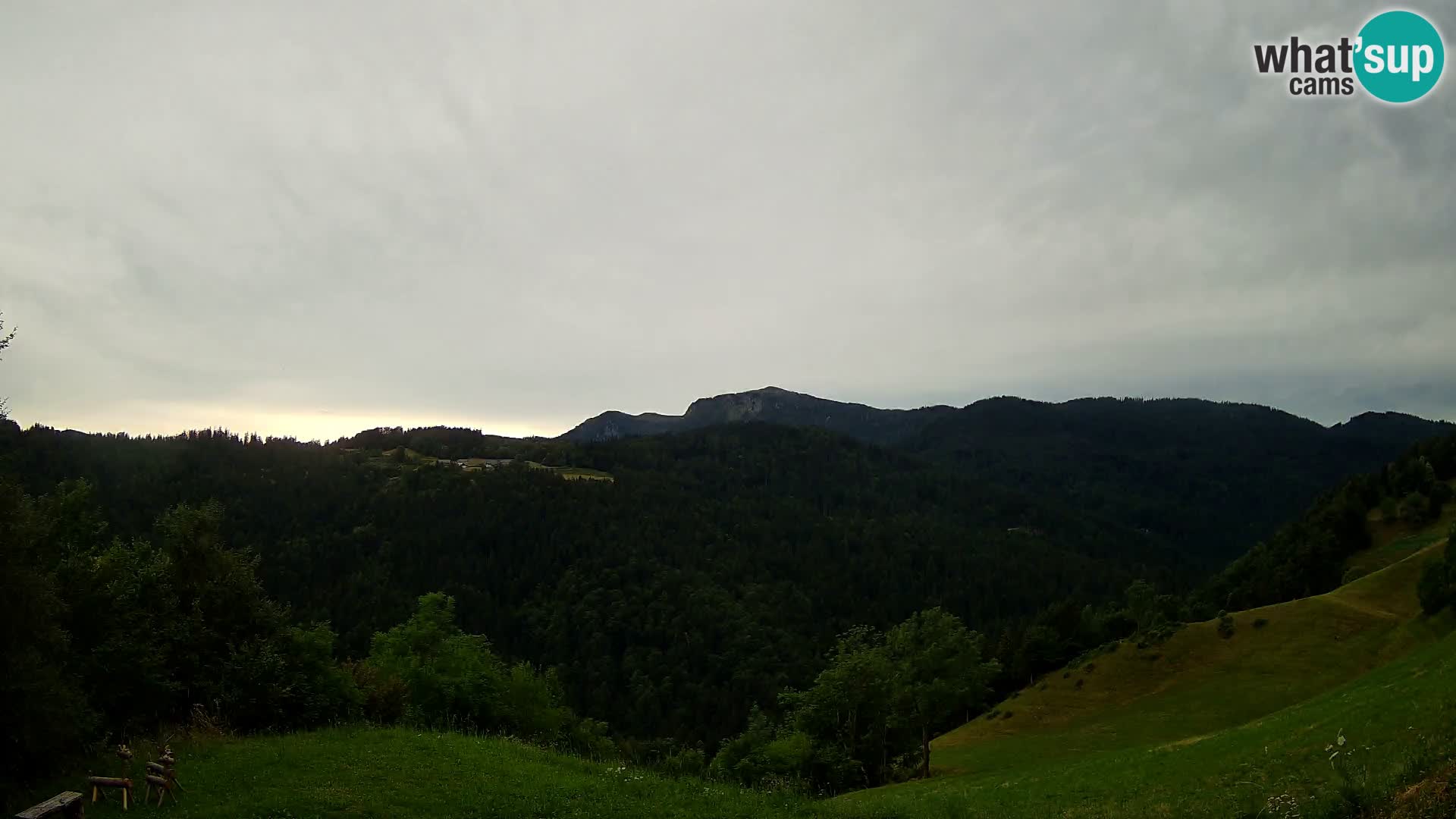Webcam Brunarica Dražgoše – Liveblick auf Ratitovec (1666 m)