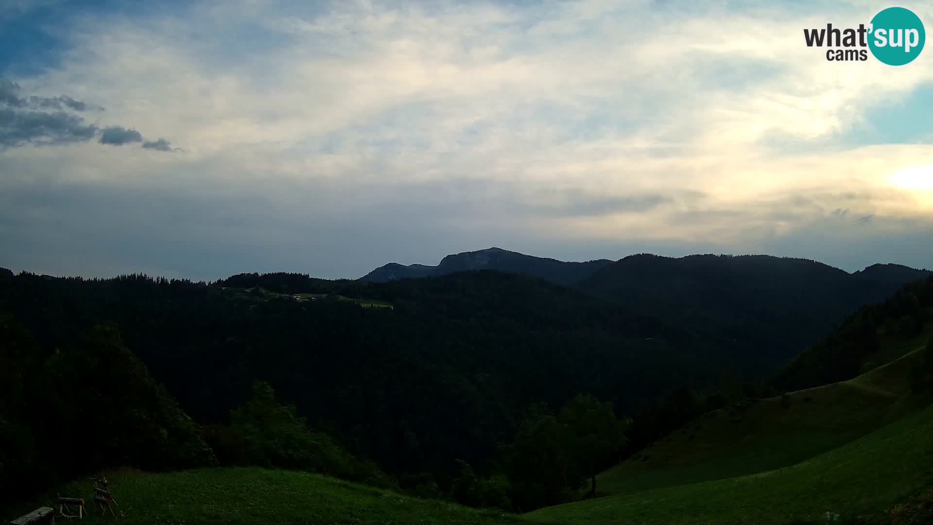Webcam Brunarica Dražgoše – Vista live sul Ratitovec (1666 m)
