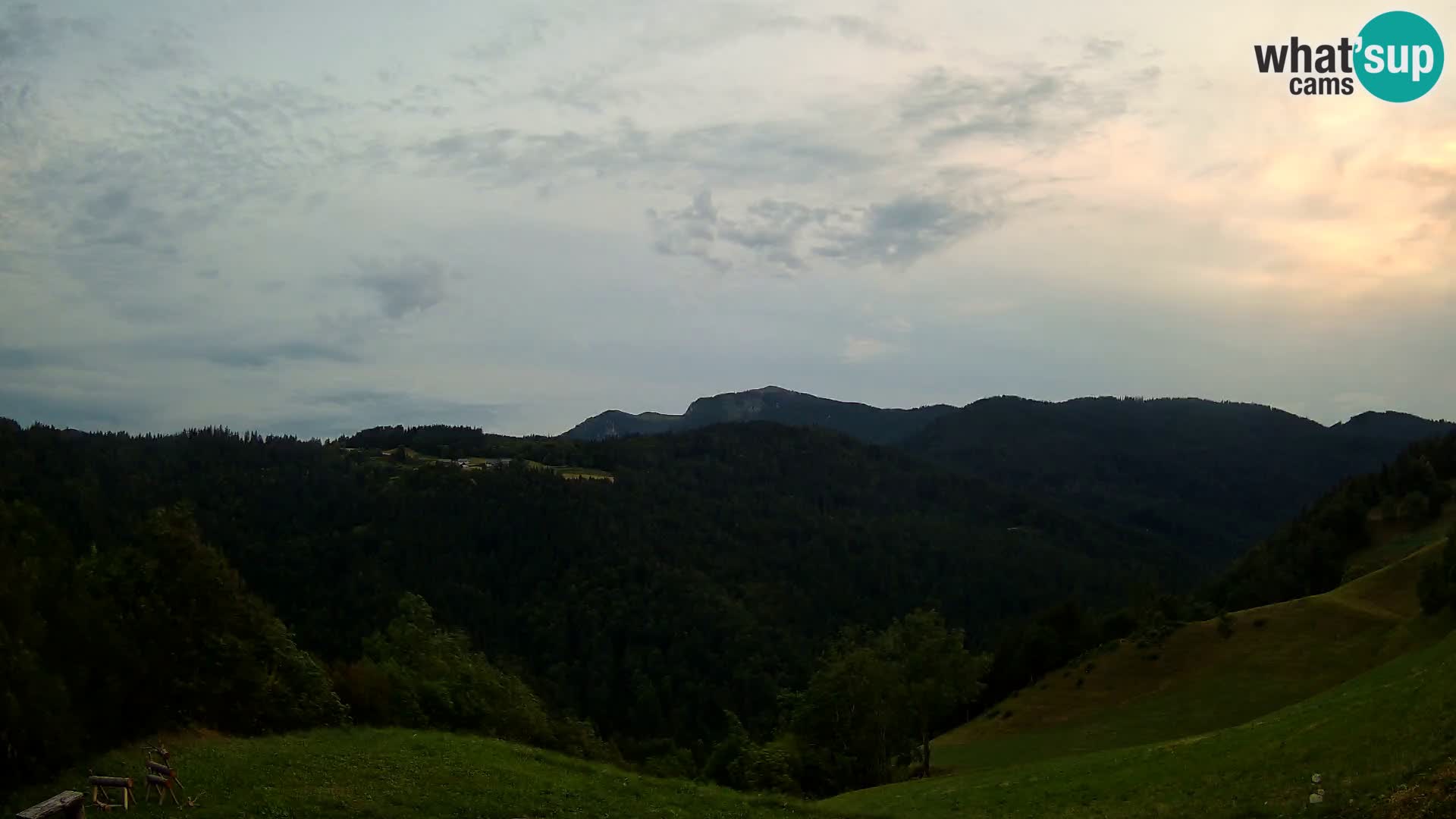 Webcam Brunarica Dražgoše – Vista live sul Ratitovec (1666 m)