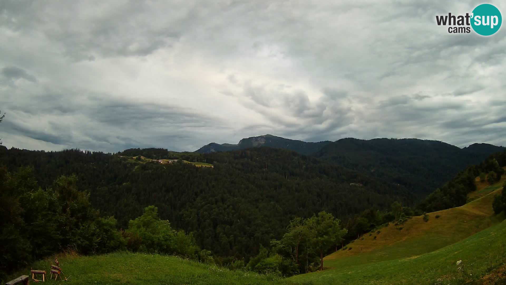 Webcam Brunarica Dražgoše – Liveblick auf Ratitovec (1666 m)
