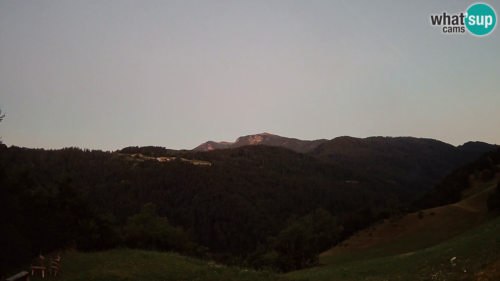 Webcam Brunarica Dražgoše – Live View of Ratitovec (1666 m)