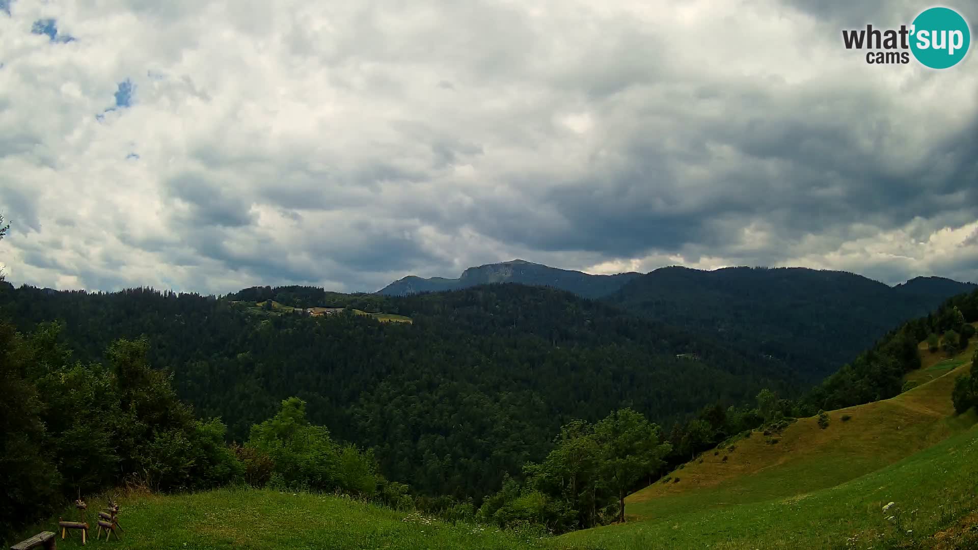Webcam Brunarica Dražgoše – Vista live sul Ratitovec (1666 m)
