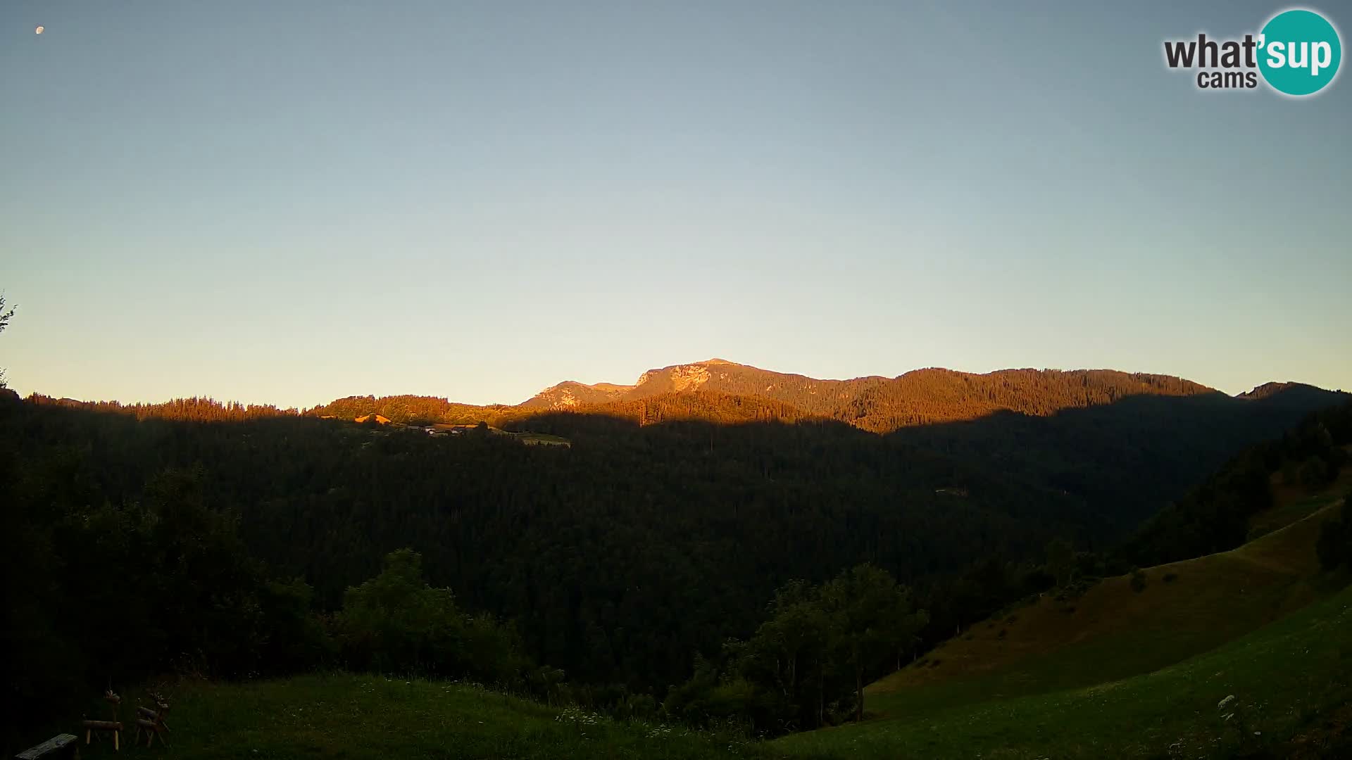 Webcam Brunarica Dražgoše – Vista live sul Ratitovec (1666 m)