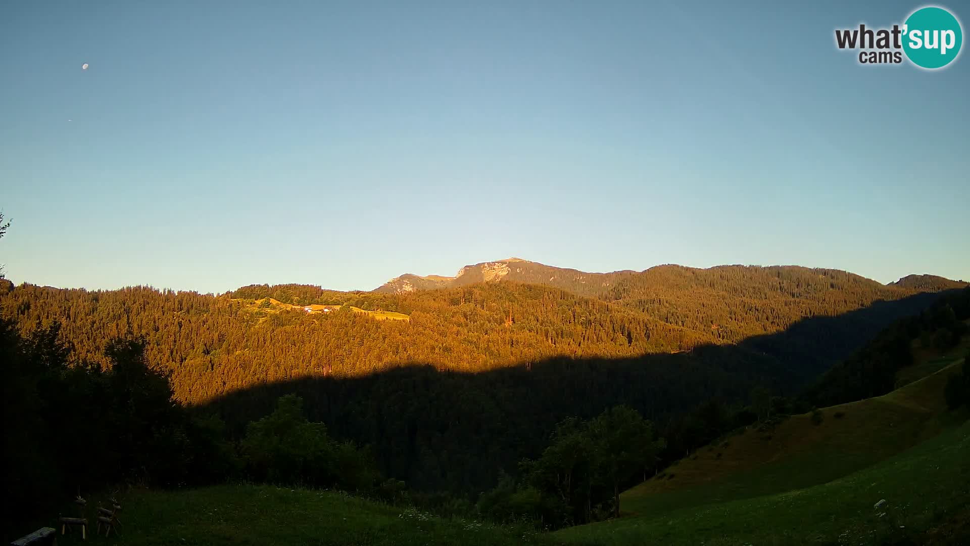 Webcam Brunarica Dražgoše – Vista live sul Ratitovec (1666 m)