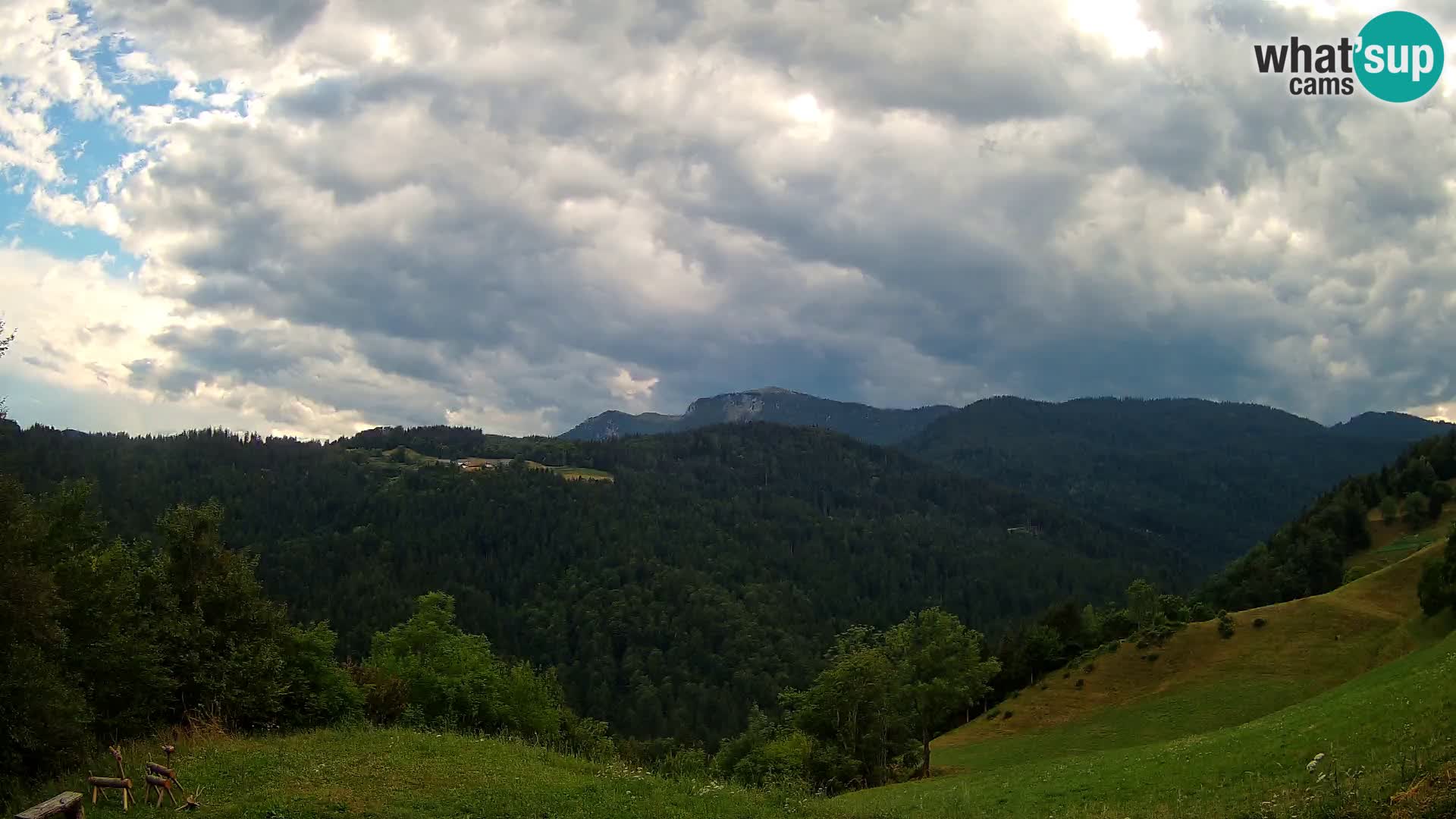 Webcam Brunarica Dražgoše – Vista live sul Ratitovec (1666 m)
