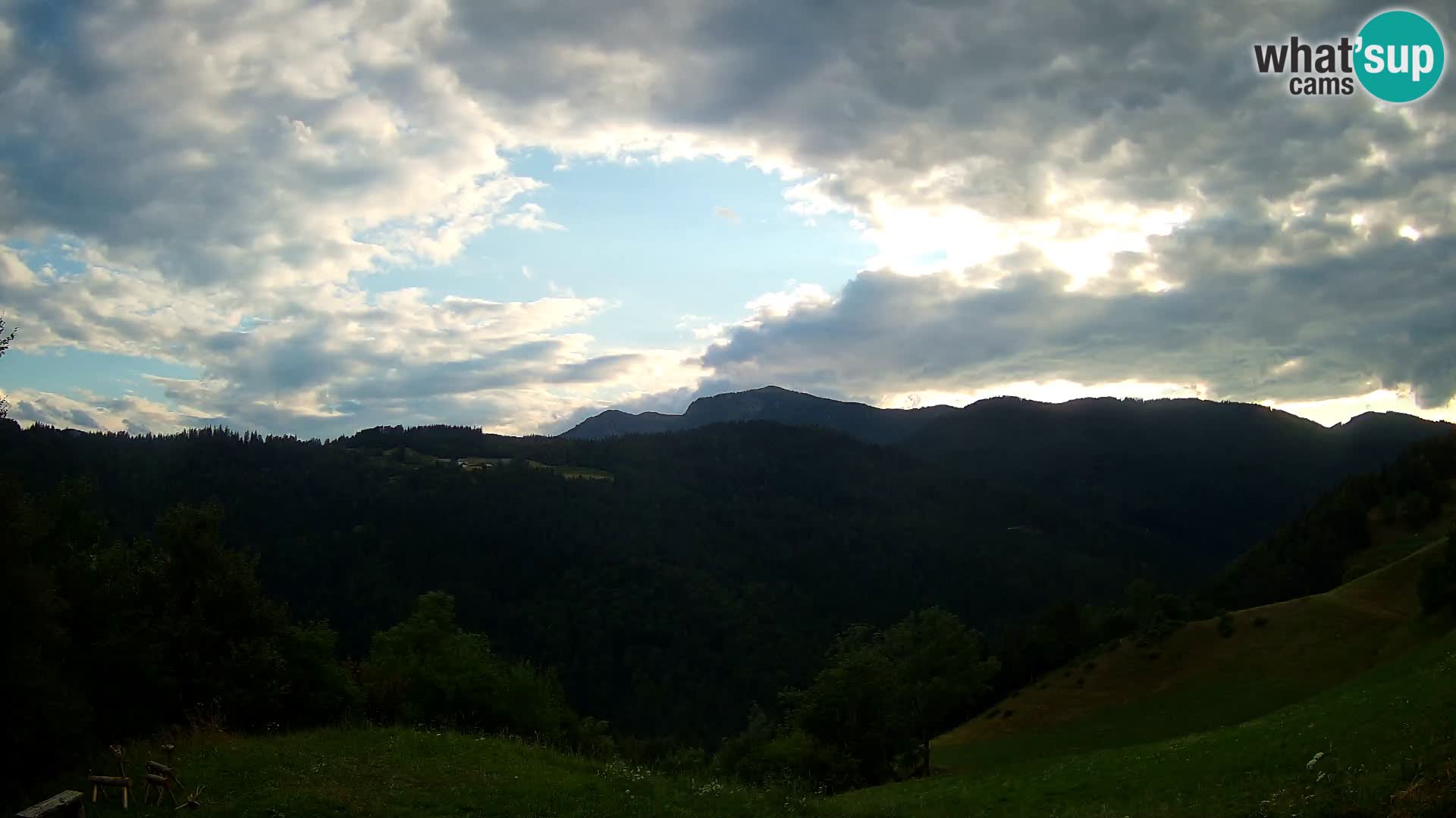 Webcam Brunarica Dražgoše – Liveblick auf Ratitovec (1666 m)