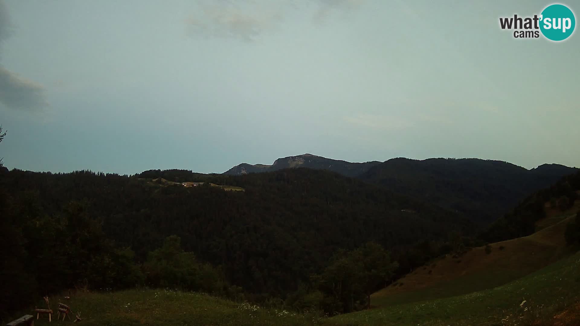 Webcam Brunarica Dražgoše – Live View of Ratitovec (1666 m)