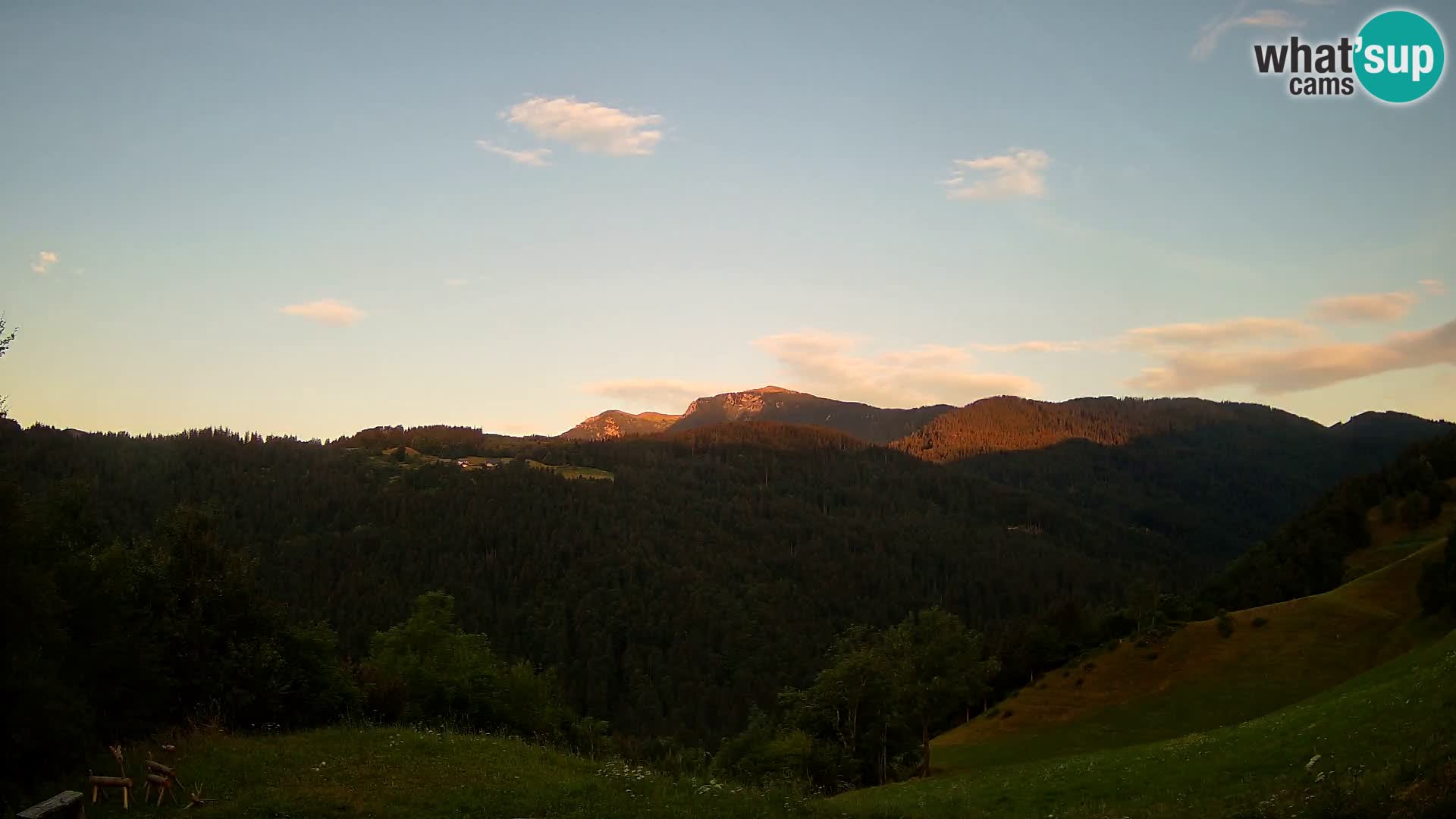 Webcam Brunarica Dražgoše – Live View of Ratitovec (1666 m)