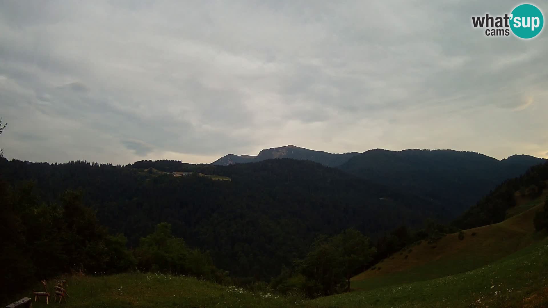 Webcam Brunarica Dražgoše – Liveblick auf Ratitovec (1666 m)
