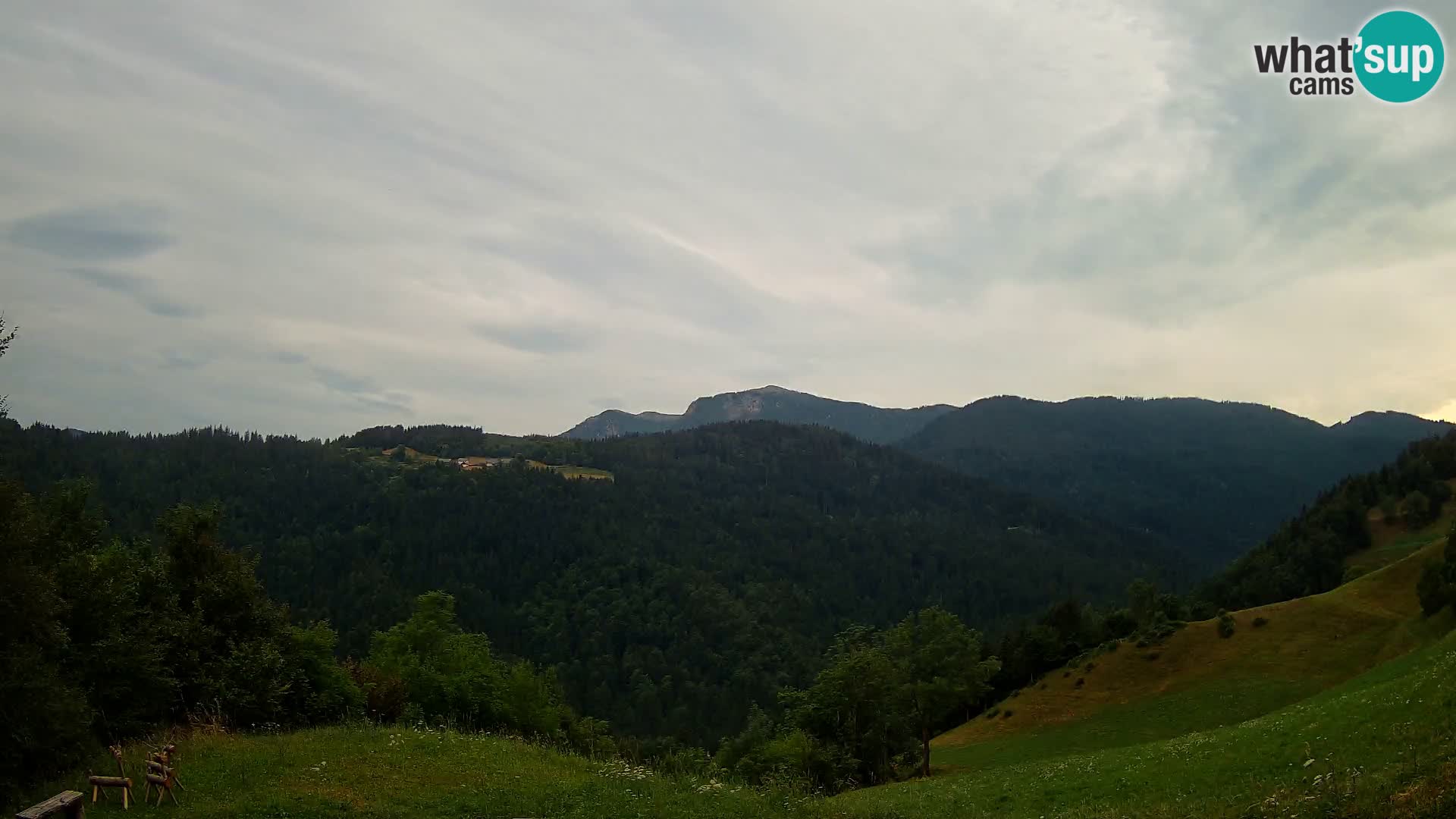 Webcam Brunarica Dražgoše – Vista live sul Ratitovec (1666 m)