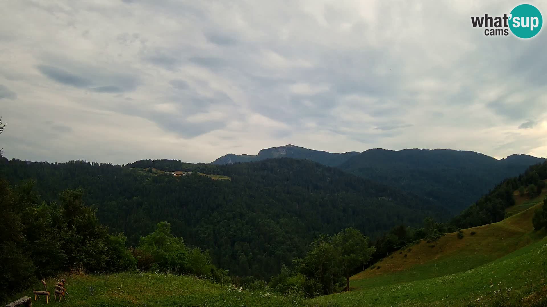 Webcam Brunarica Dražgoše – Vista live sul Ratitovec (1666 m)