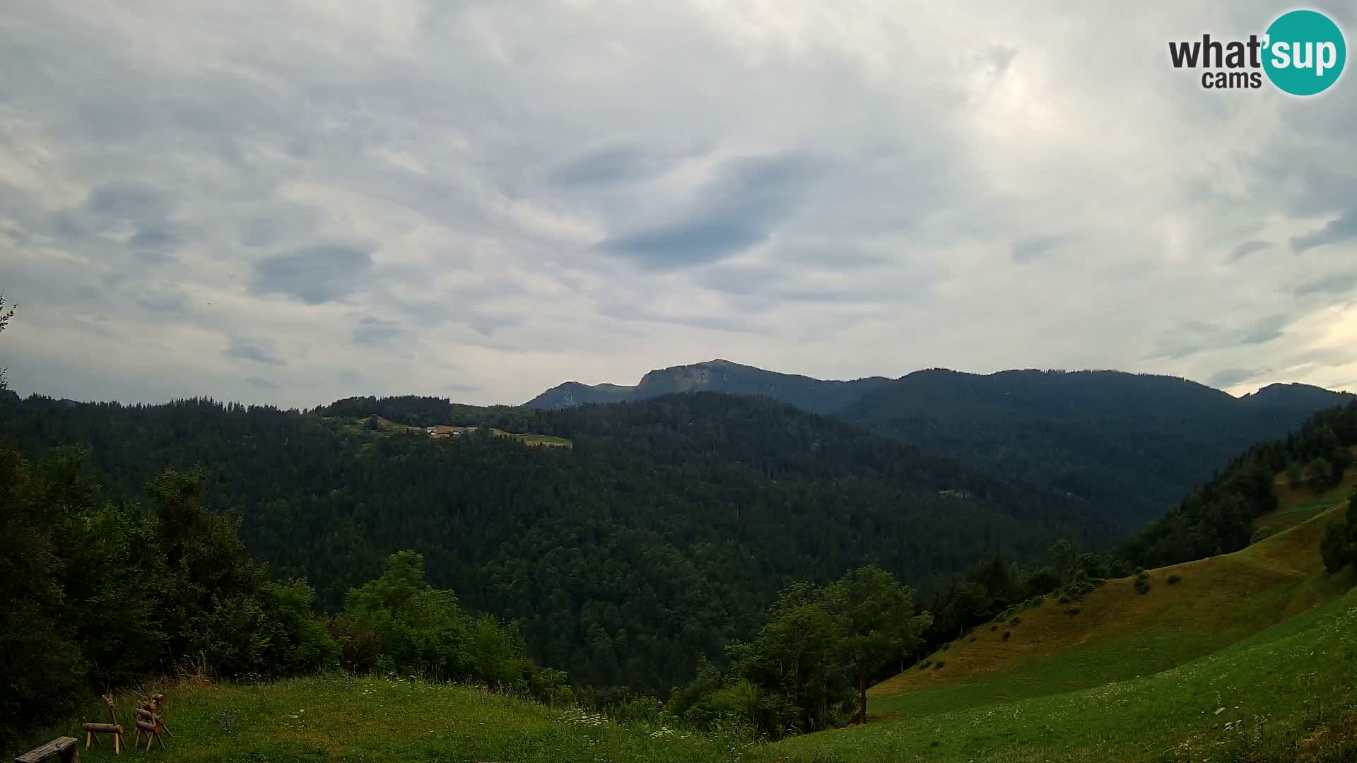Webcam Brunarica Dražgoše – Vista live sul Ratitovec (1666 m)