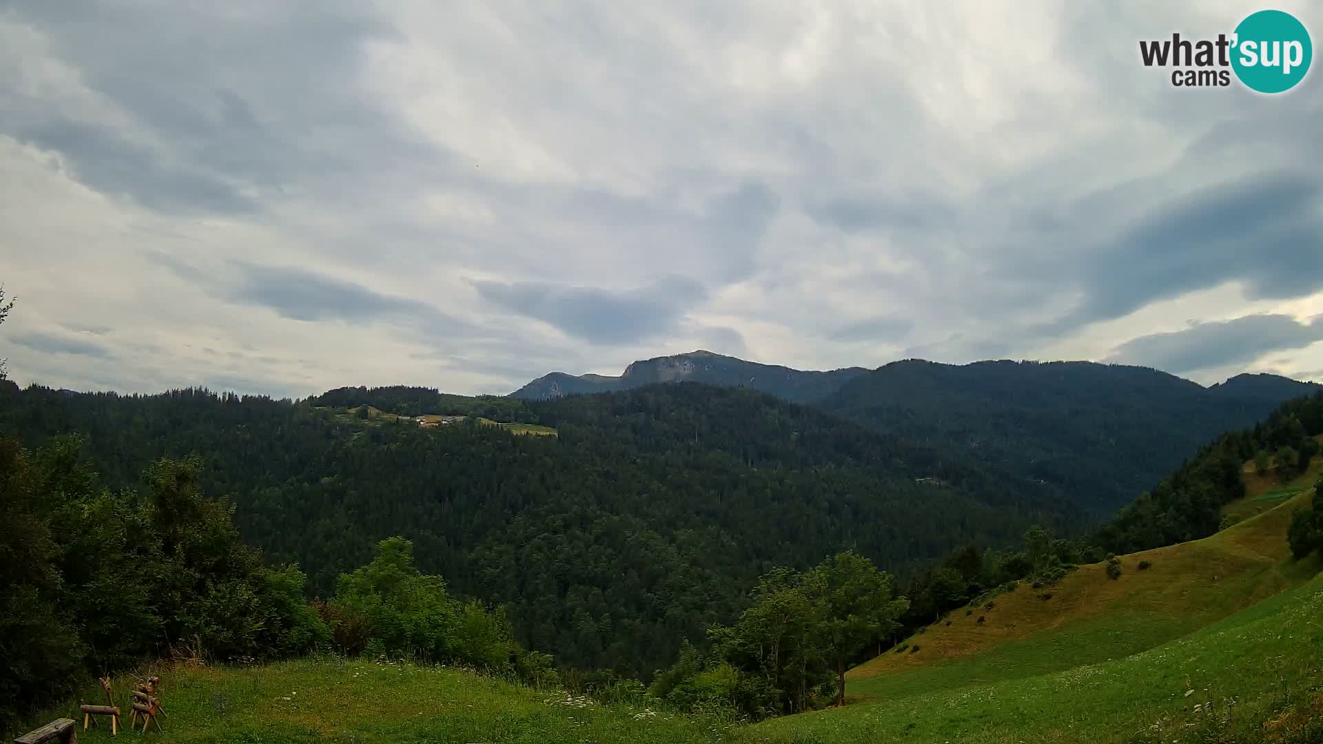 Webcam Brunarica Dražgoše – Vista live sul Ratitovec (1666 m)