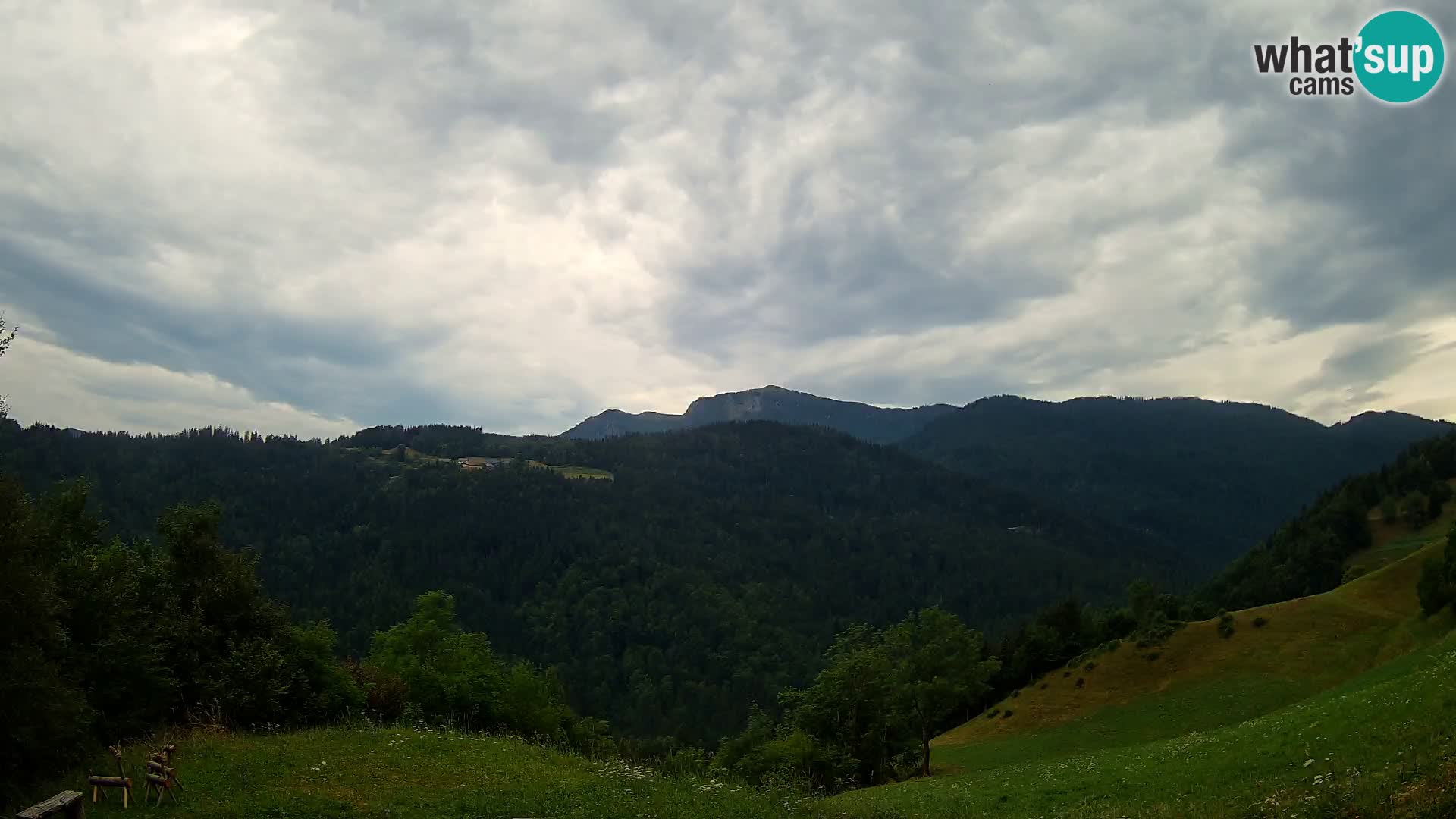 Webcam Brunarica Dražgoše – Vista live sul Ratitovec (1666 m)