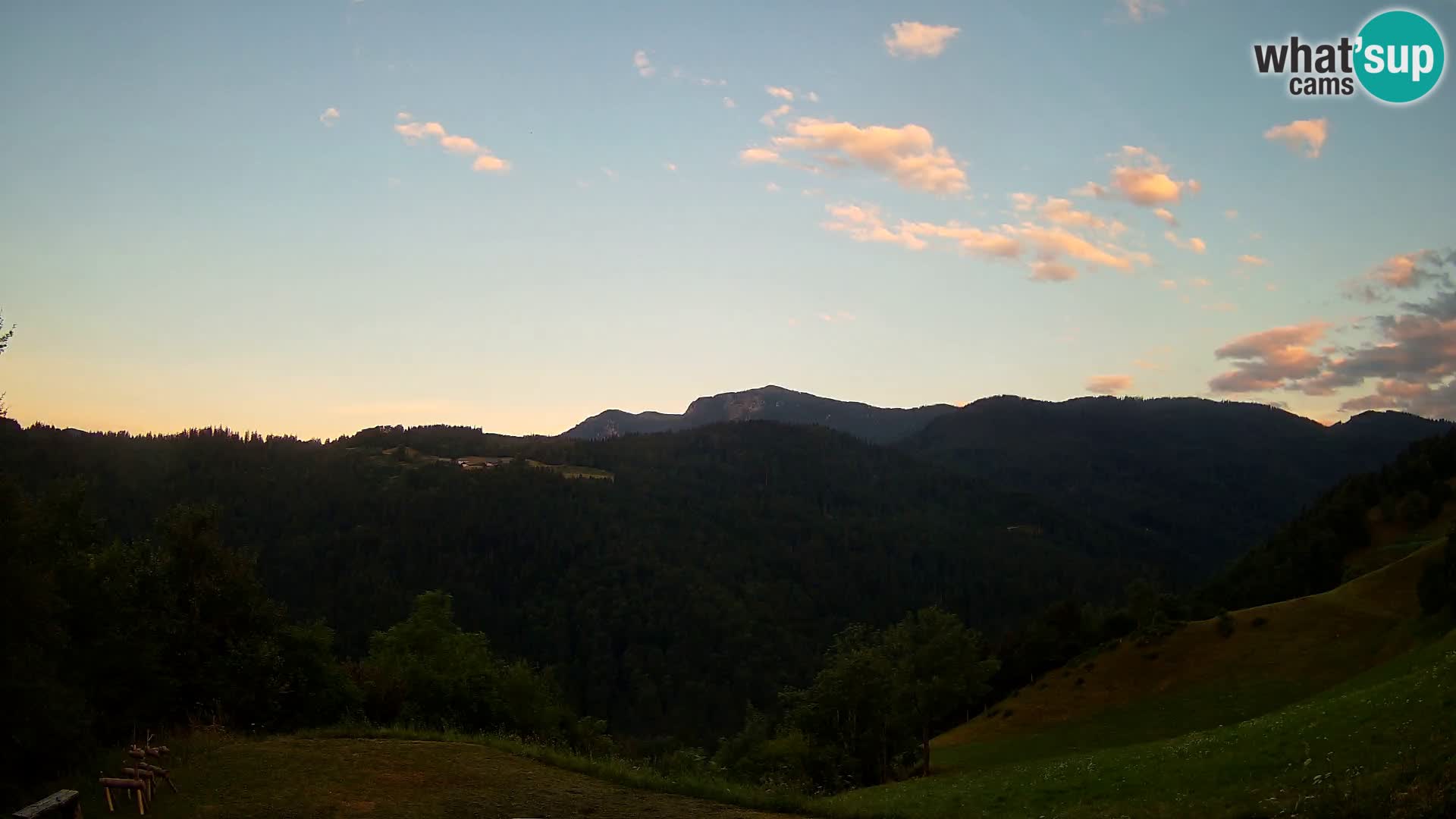 Webcam Brunarica Dražgoše – Live View of Ratitovec (1666 m)