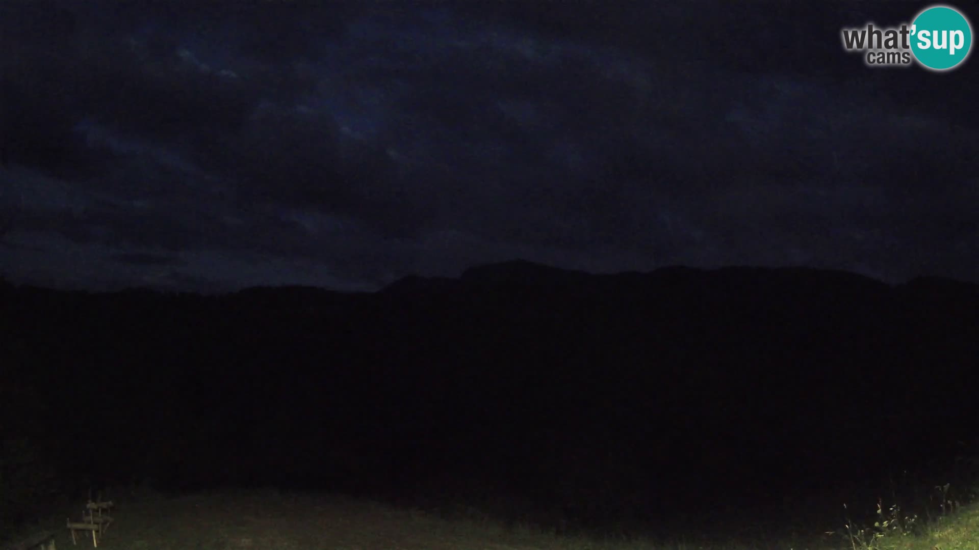 Webcam Brunarica Dražgoše – Live View of Ratitovec (1666 m)