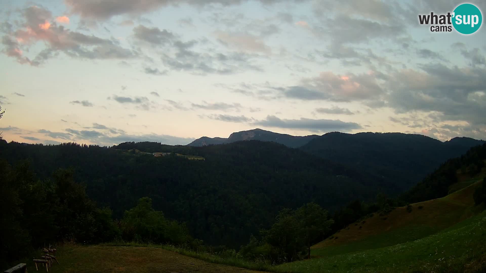 Webcam Brunarica Dražgoše – Liveblick auf Ratitovec (1666 m)