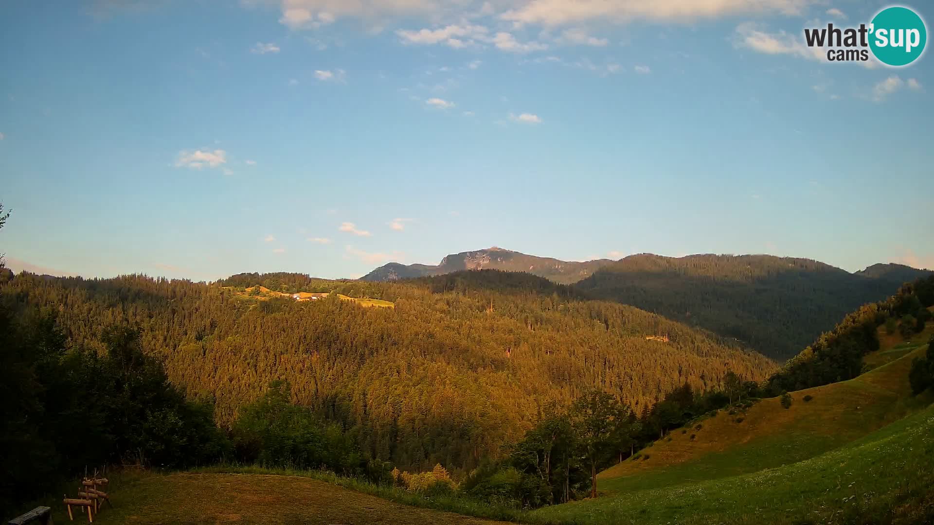 Webcam Brunarica Dražgoše – Liveblick auf Ratitovec (1666 m)