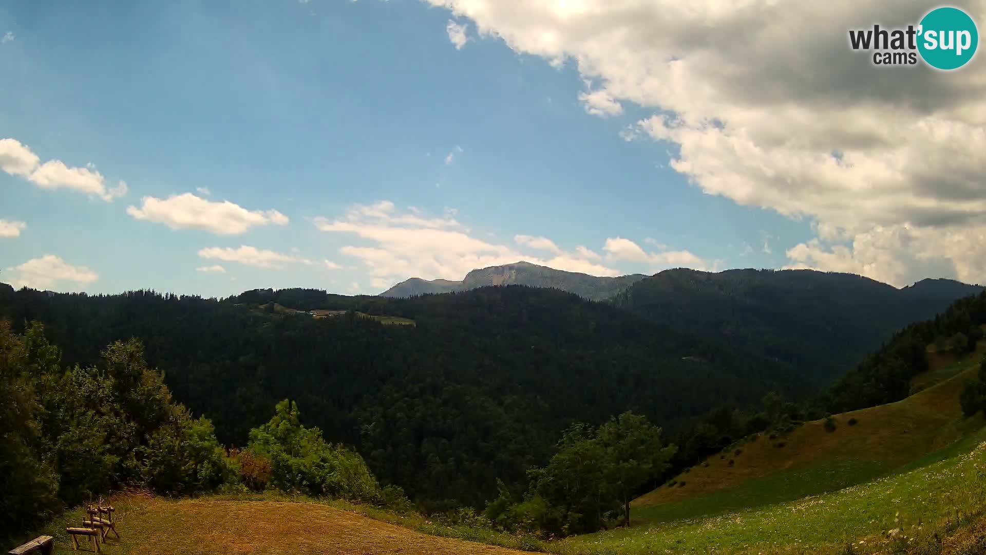 Webcam Brunarica Dražgoše – Vista live sul Ratitovec (1666 m)