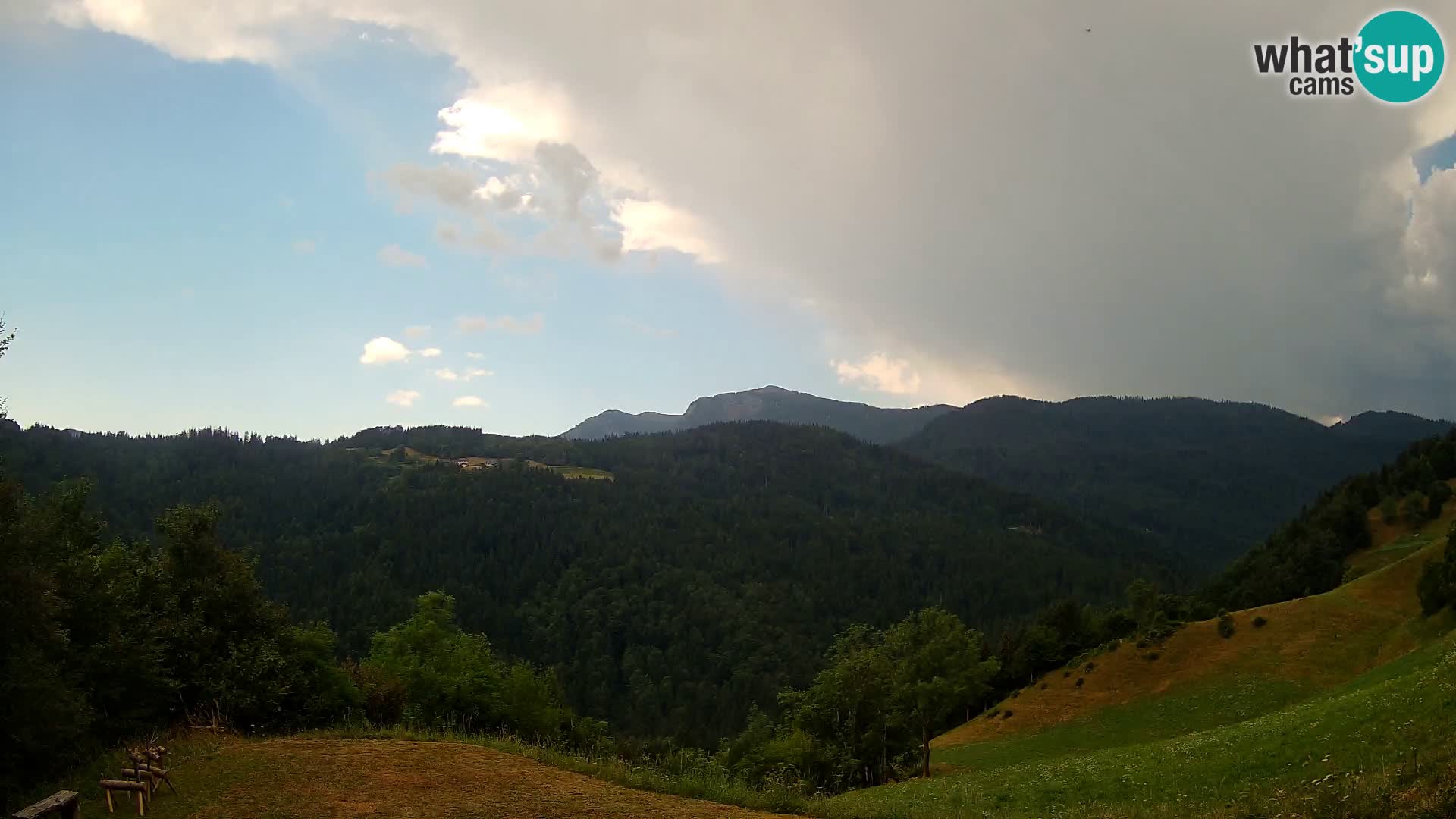 Webcam Brunarica Dražgoše – Liveblick auf Ratitovec (1666 m)