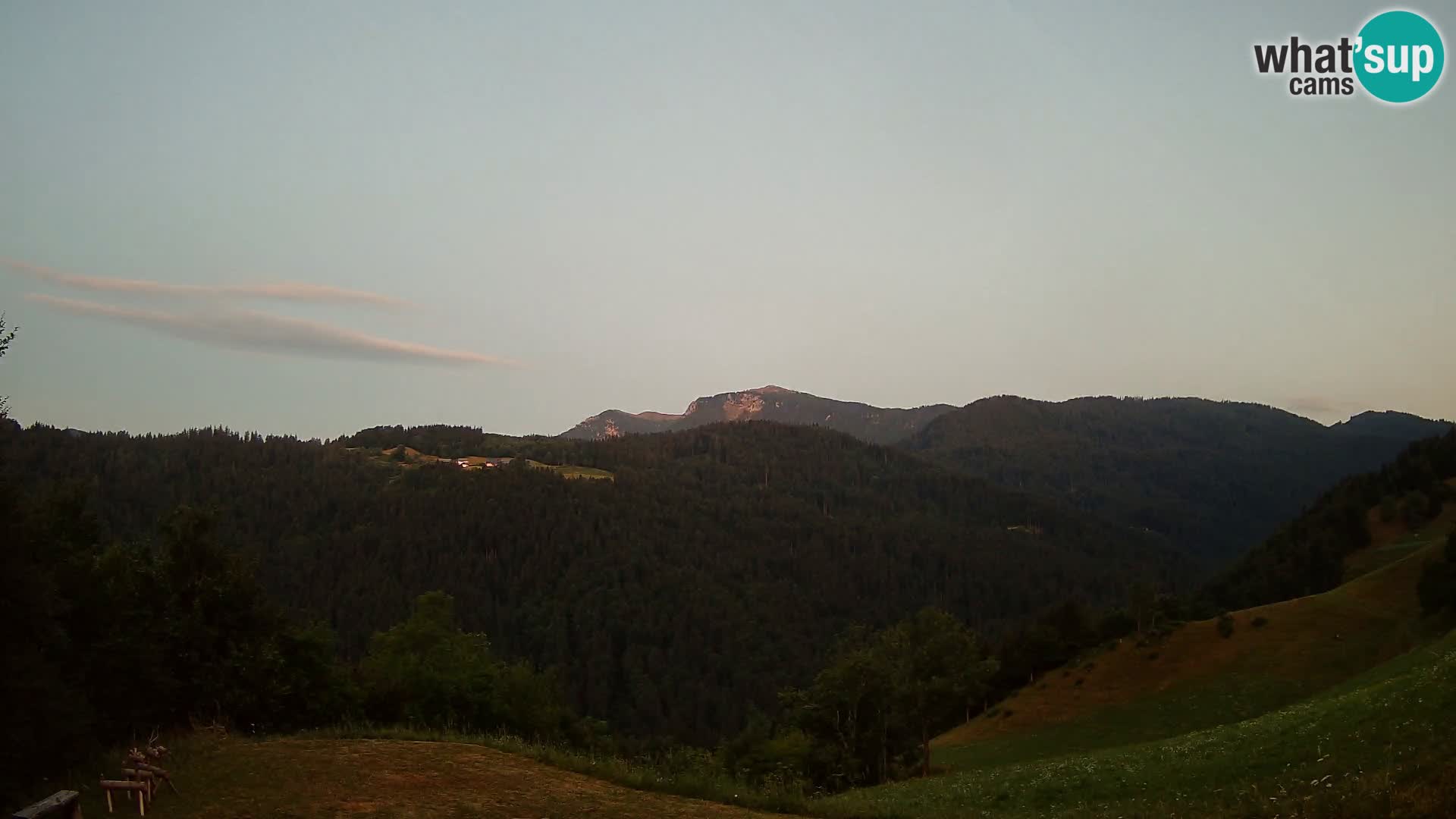 Webcam Brunarica Dražgoše – Live View of Ratitovec (1666 m)