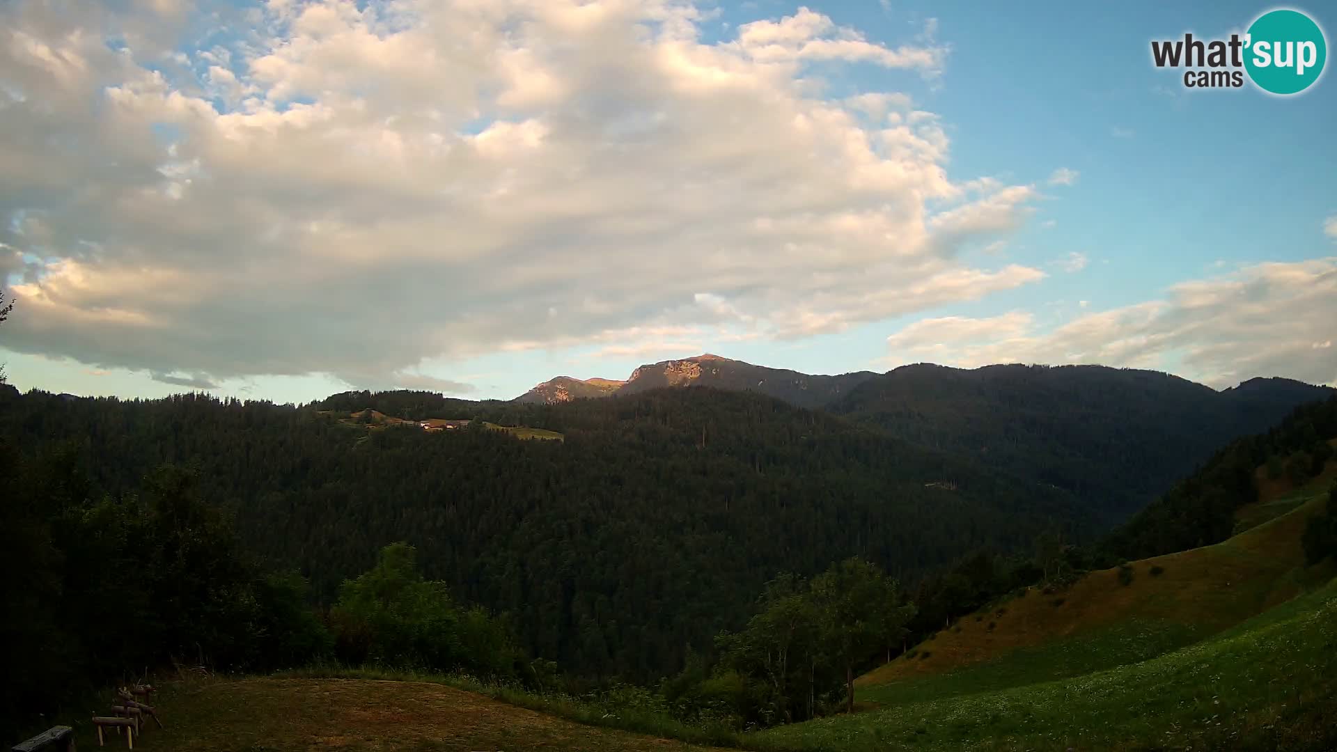 Webcam Brunarica Dražgoše – Vista live sul Ratitovec (1666 m)
