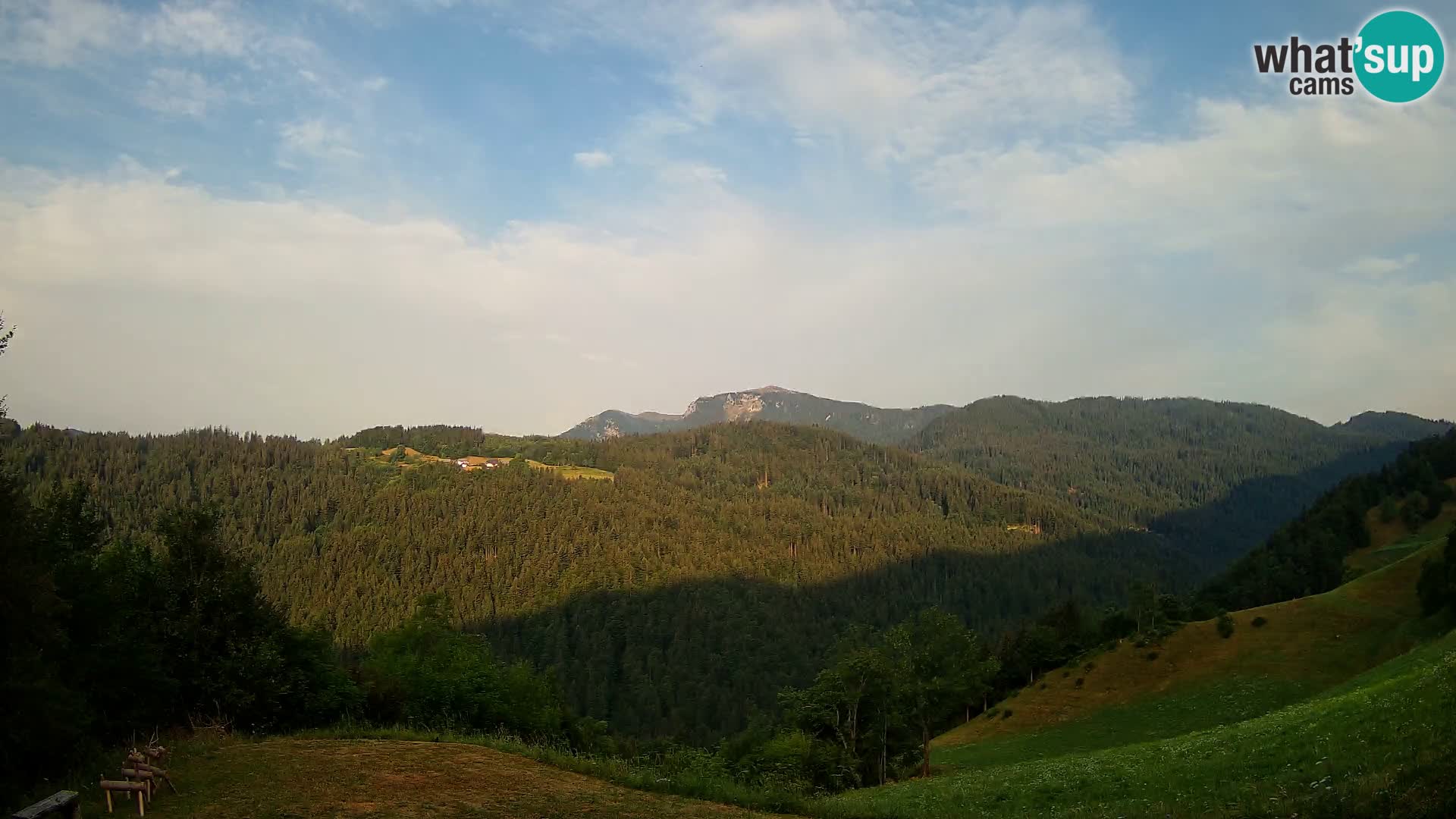Webcam Brunarica Dražgoše – Liveblick auf Ratitovec (1666 m)