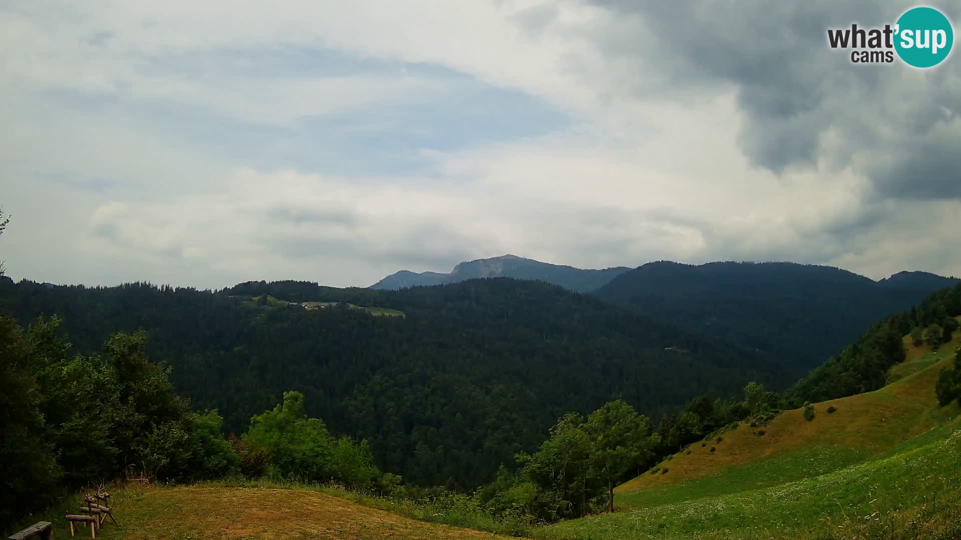 Webcam Brunarica Dražgoše – Liveblick auf Ratitovec (1666 m)